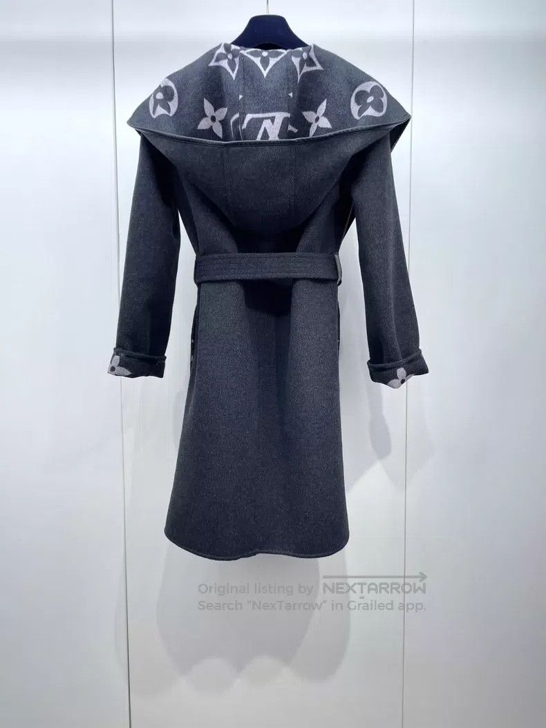 Louis Vuitton Louis Vuitton Old Flower Bathrobe Overcoat Size 4XL / US 24-26 - 2 Thumbnail