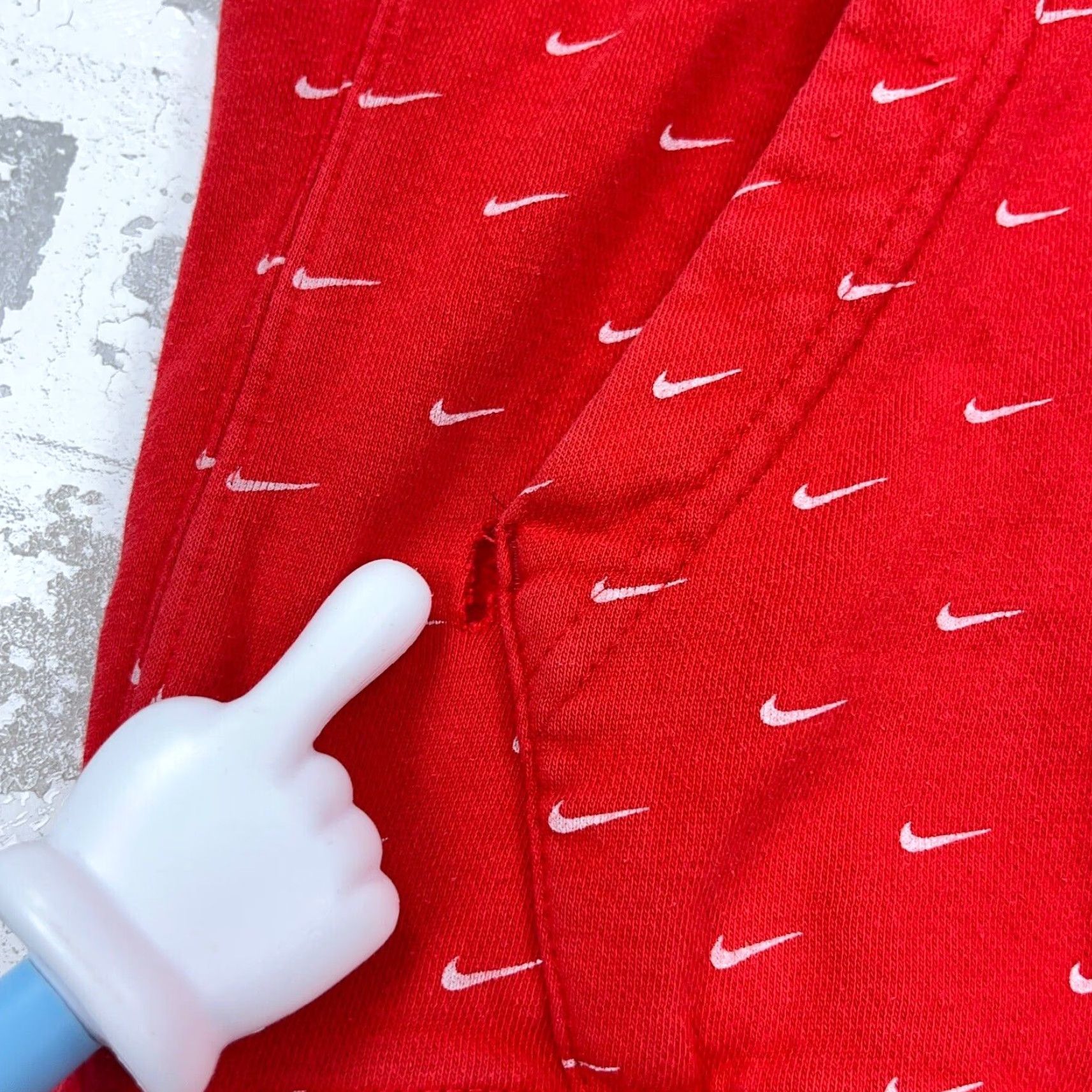 Nike Nike Hoodie Men Medium Red White Sweatshirt Sweater Mini Swoosh All Over AOP Size US M / EU 48-50 / 2 - 4 Thumbnail