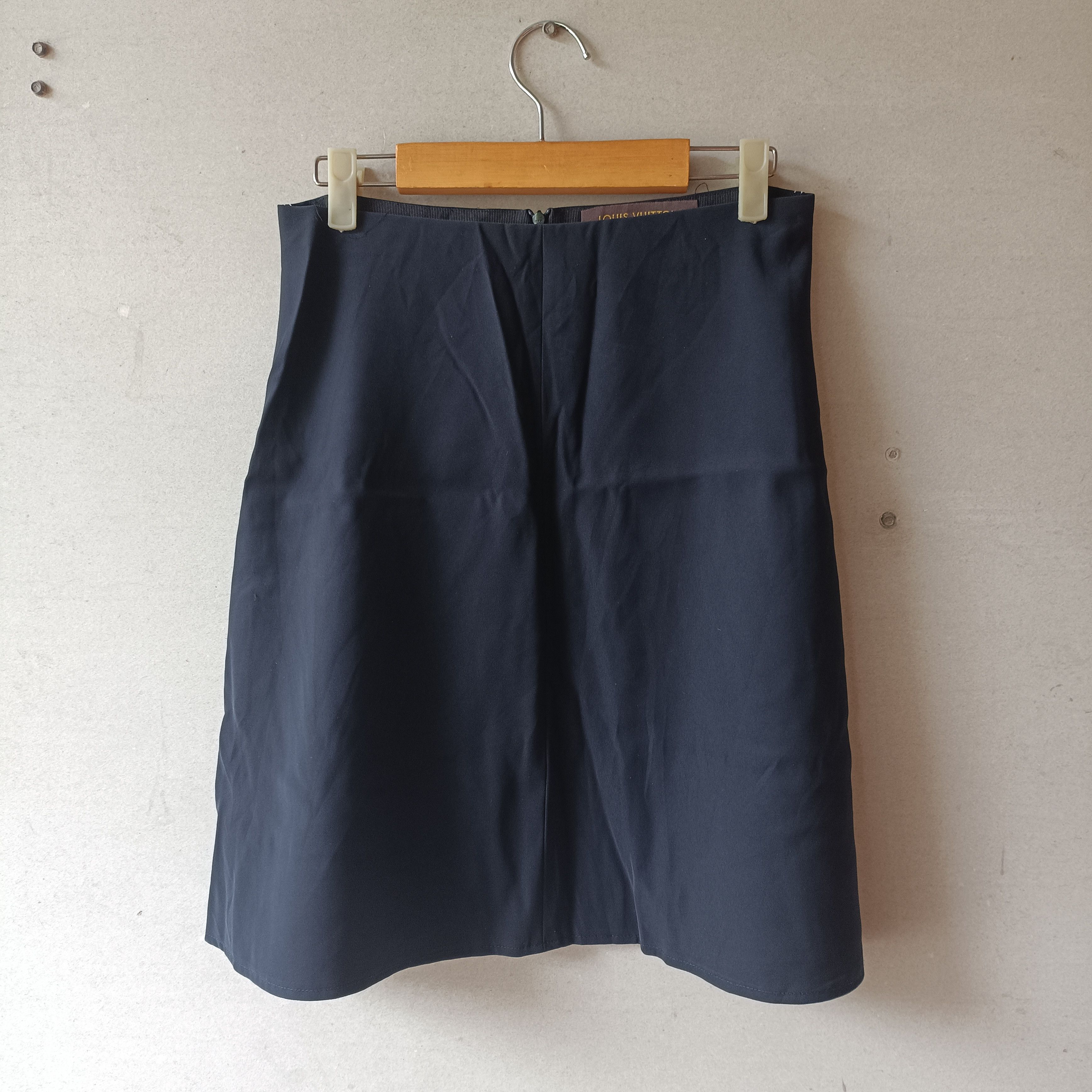 Louis Vuitton Louis Vuitton Skirt blue navy workwear uniformes Size 28" / US 6 / IT 42 - 2 Thumbnail