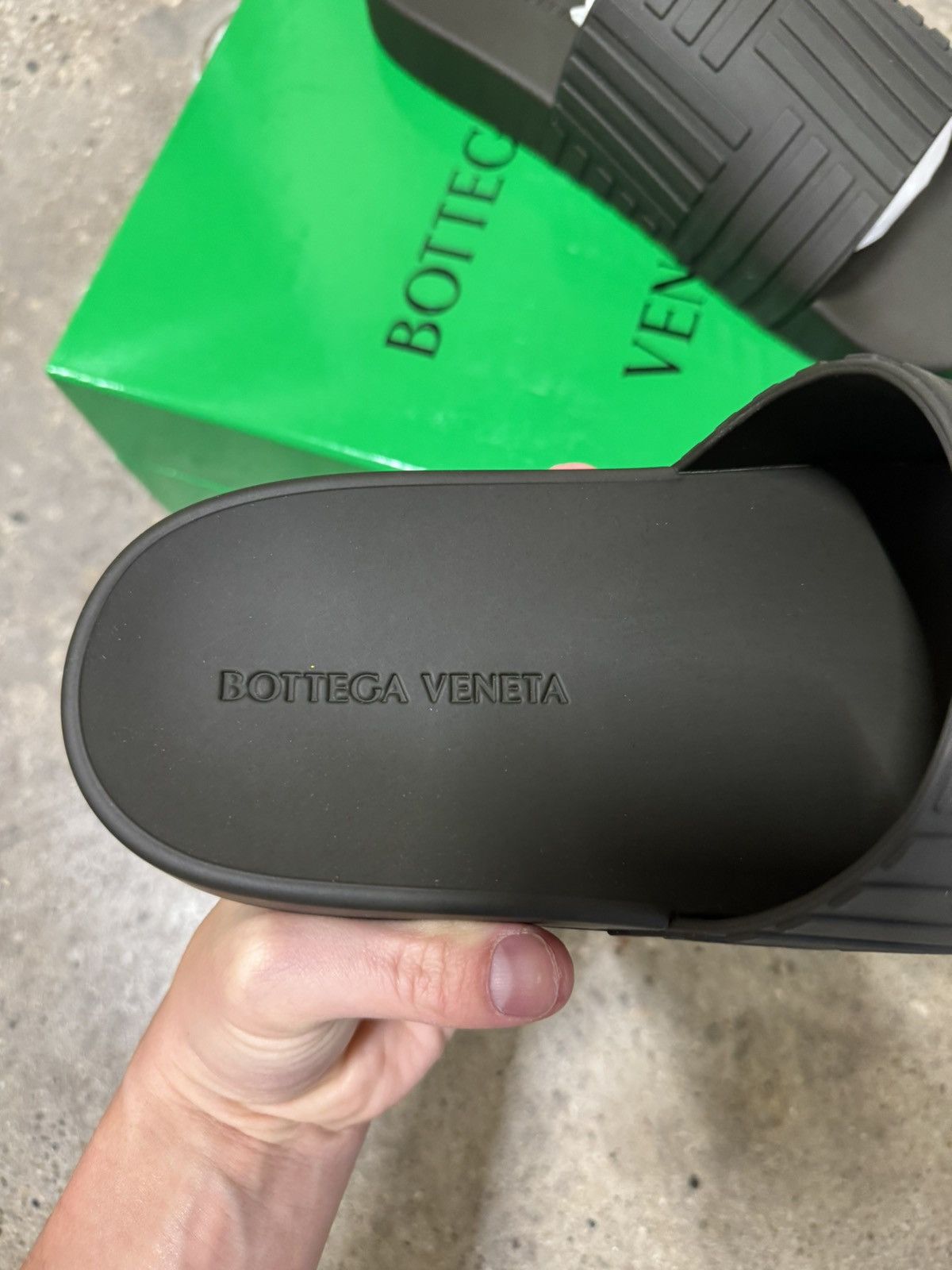 Bottega Veneta Bottega Veneta Embossed Rubber Slides NEW 550$ Size US 7 / EU 40 - 2 Thumbnail