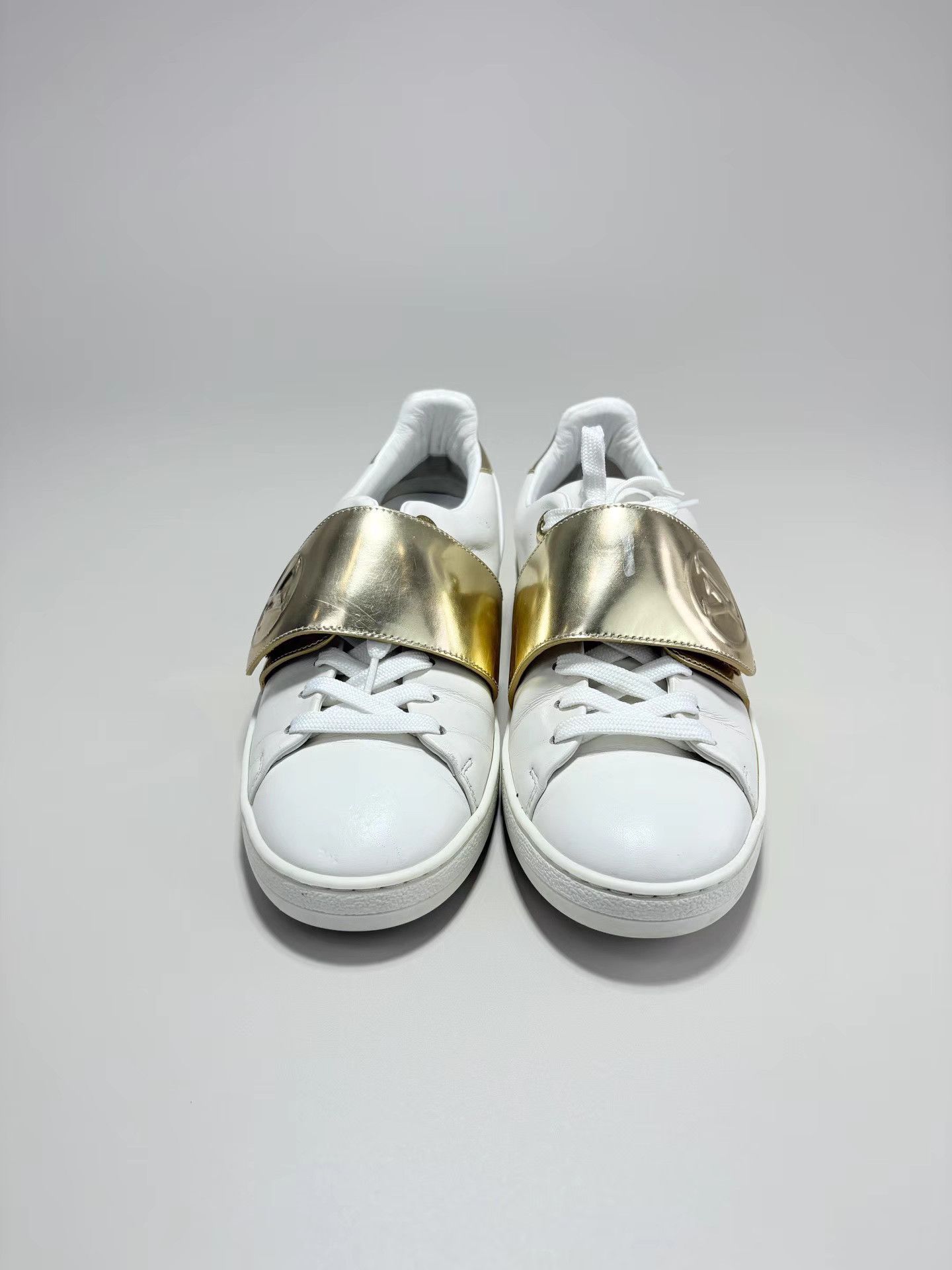 Louis Vuitton LOUIS VUITTON White & Gold Velcro Low-Top Sneakers K1 Size US 6.5 / IT 36.5 - 2 Thumbnail