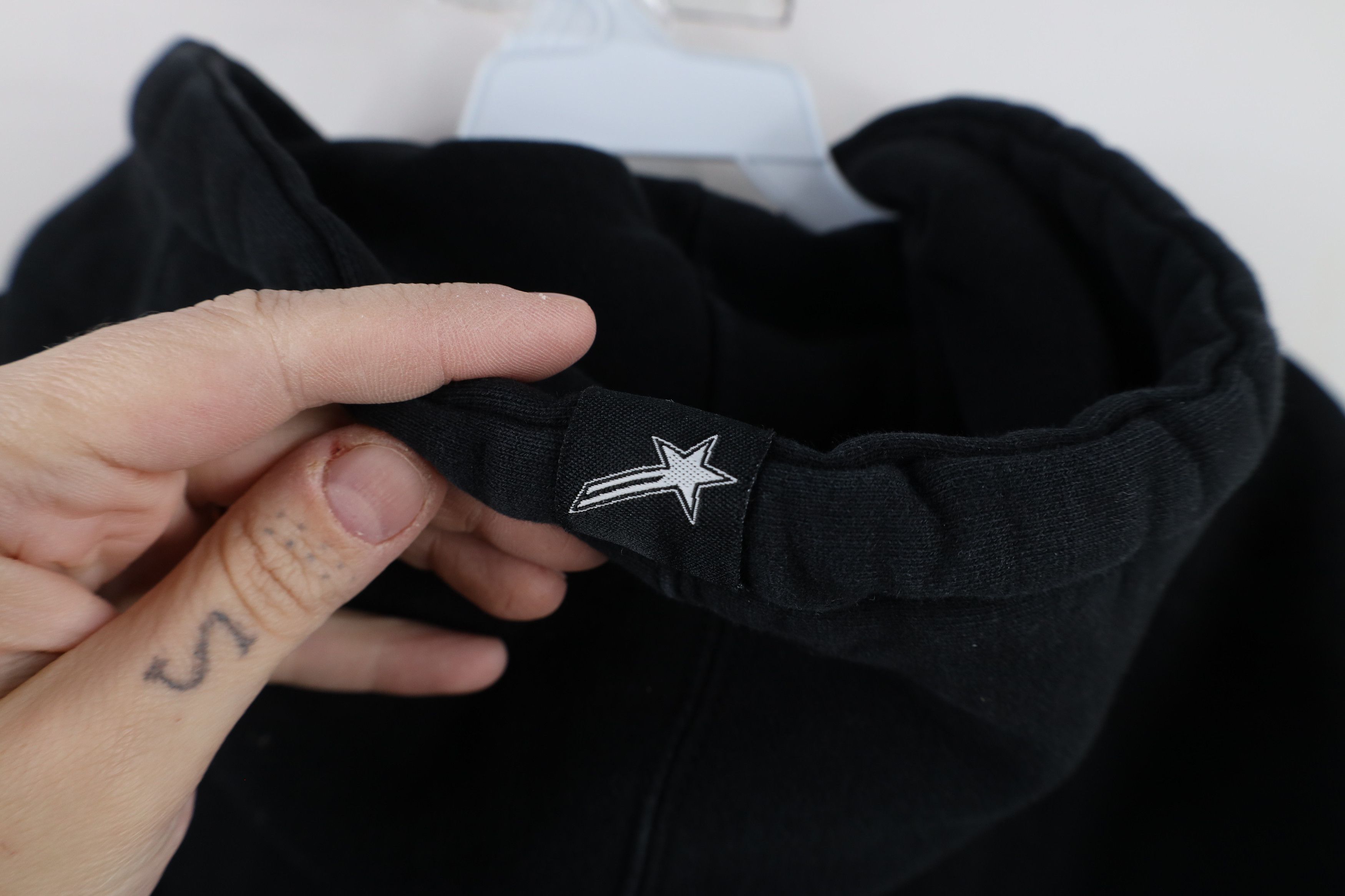 Famous Stars And Straps × Vintage Vintage Famous Stars and Straps Skull Rose Full Zip Hoodie Size US M / EU 48-50 / 2 - 10 Thumbnail