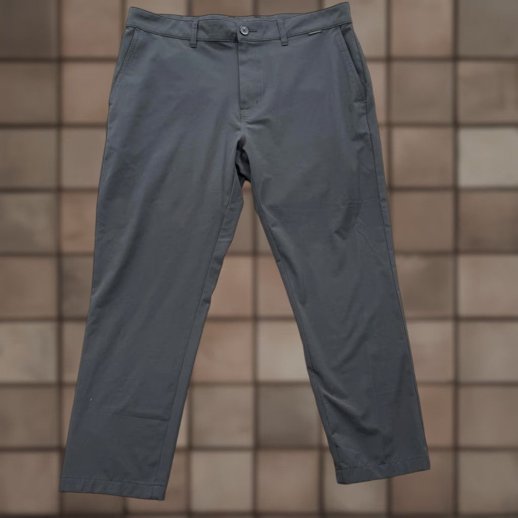 TravisMathew TravisMathew Pants Mens L 35 Black Stretch Performance Golf Chino Lightweight Tech Size US 33 - 1 Thumbnail