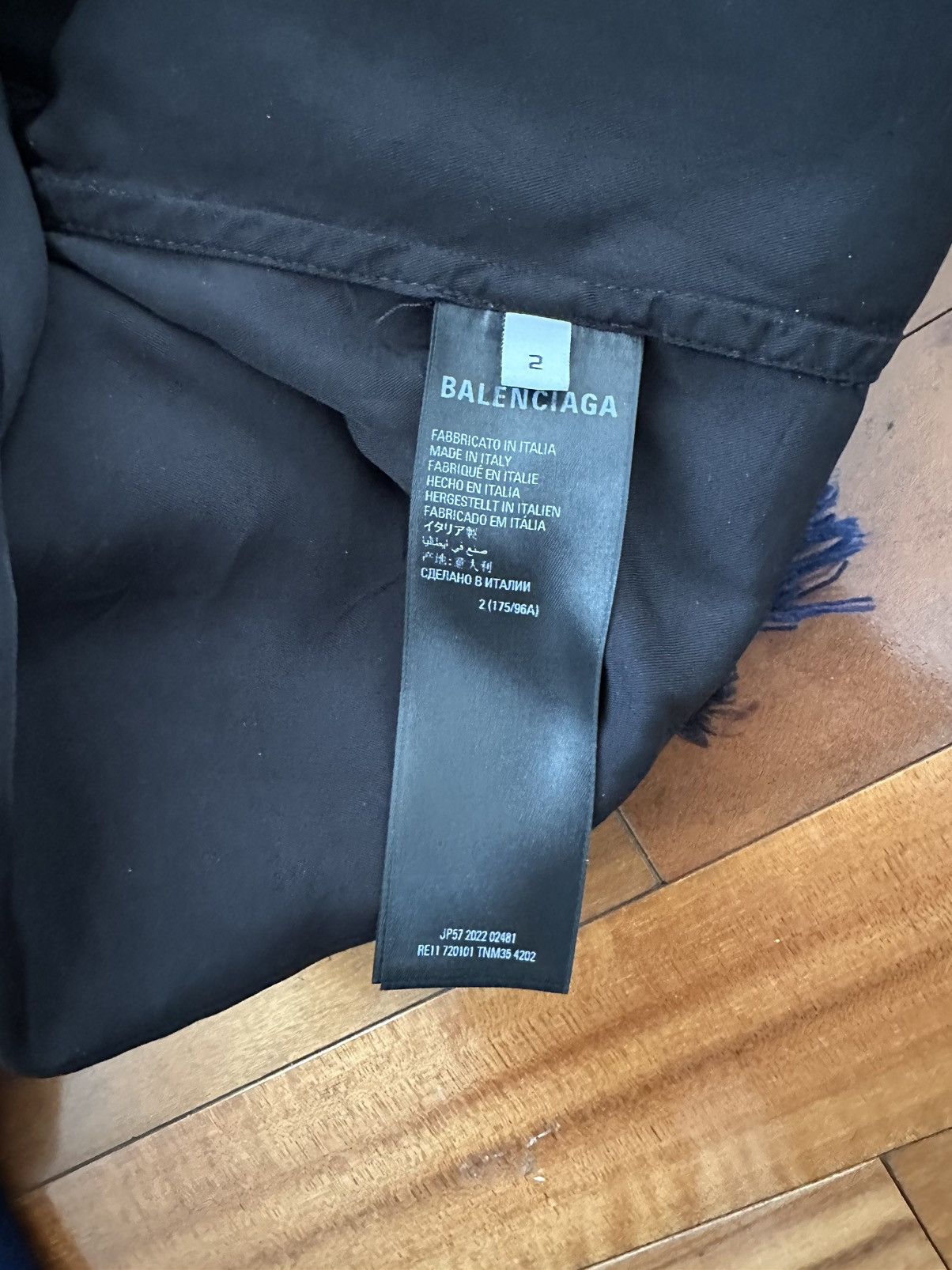 Balenciaga balenciaga fw22 buffalo flannel Size US M / EU 48-50 / 2 - 6 Thumbnail