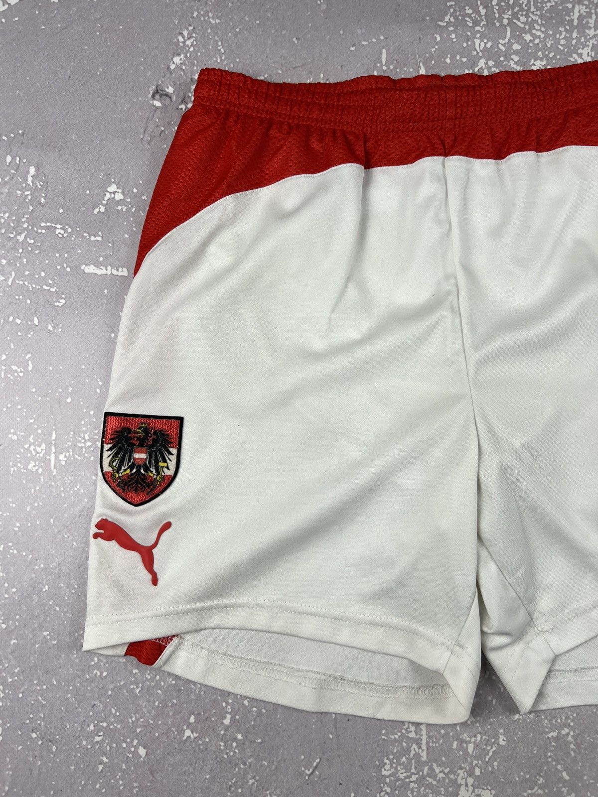 Puma Vintage Puma Austria Home Soccer Jersey Shorts Mens Small Size US 30 / EU 46 - 3 Thumbnail