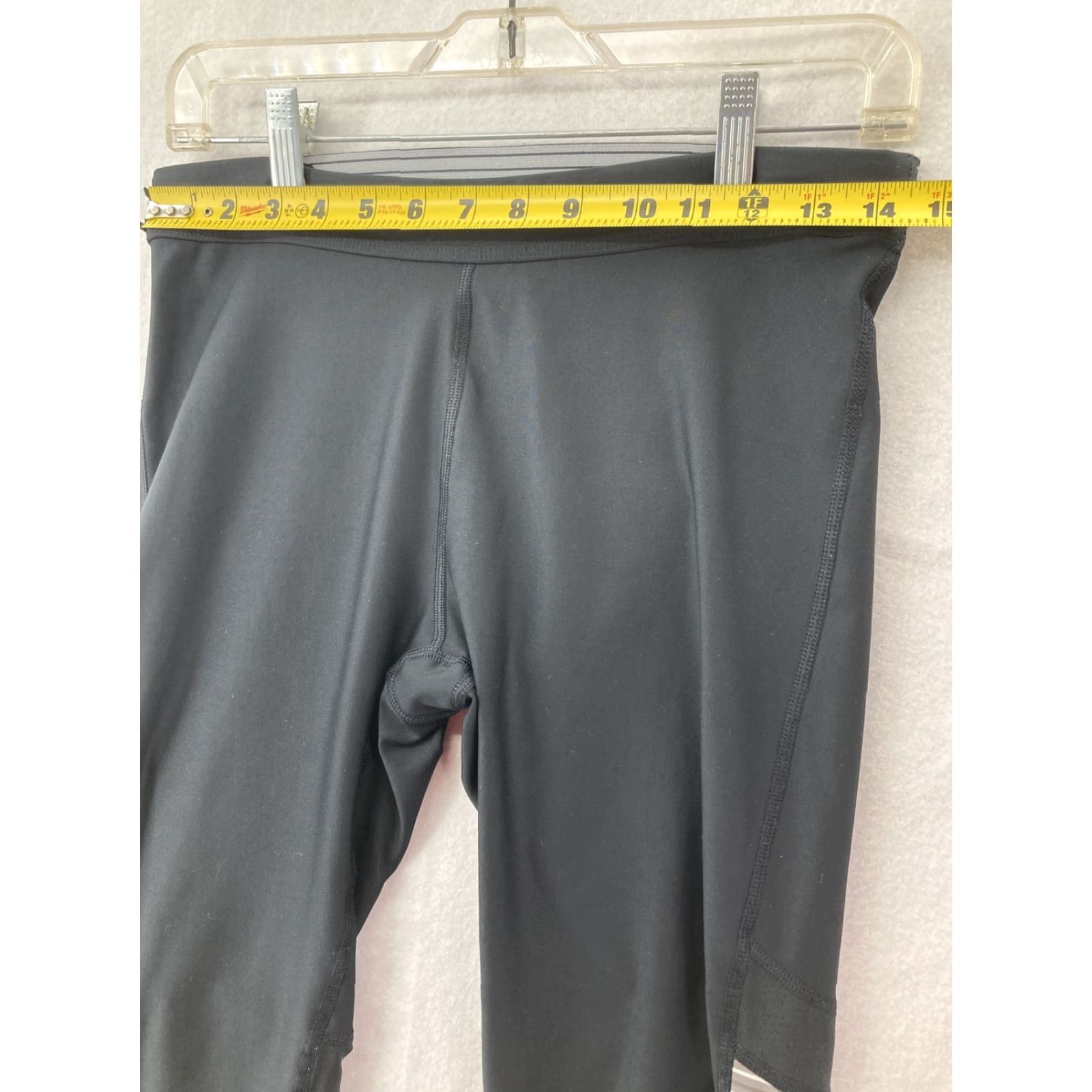Under Armour Under Armour Yoga pants Womens Black Large Compression Crop Size 36" / US 14 / IT 50 - 3 Thumbnail