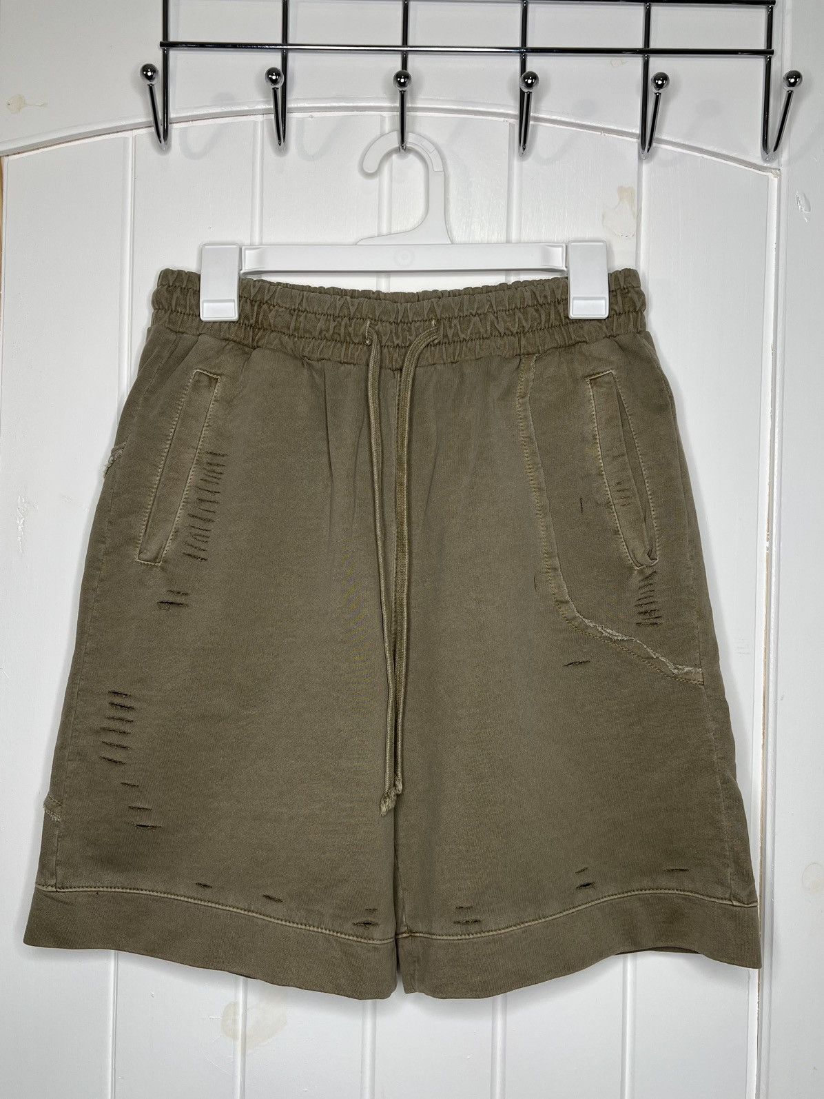 Other XXIIIBAIRHSORT-KHAKI-MEDIUM BAIR DISTRESSED SHORT Size US 32 / EU 48 - 1 Thumbnail