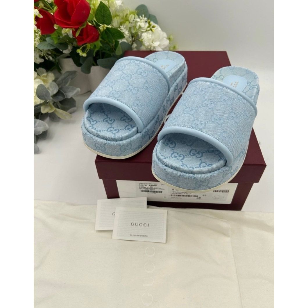 Gucci Women's Gucci canvas GG embossed platform sandals, size 39 Size US 9 / IT 39 - 11 Thumbnail