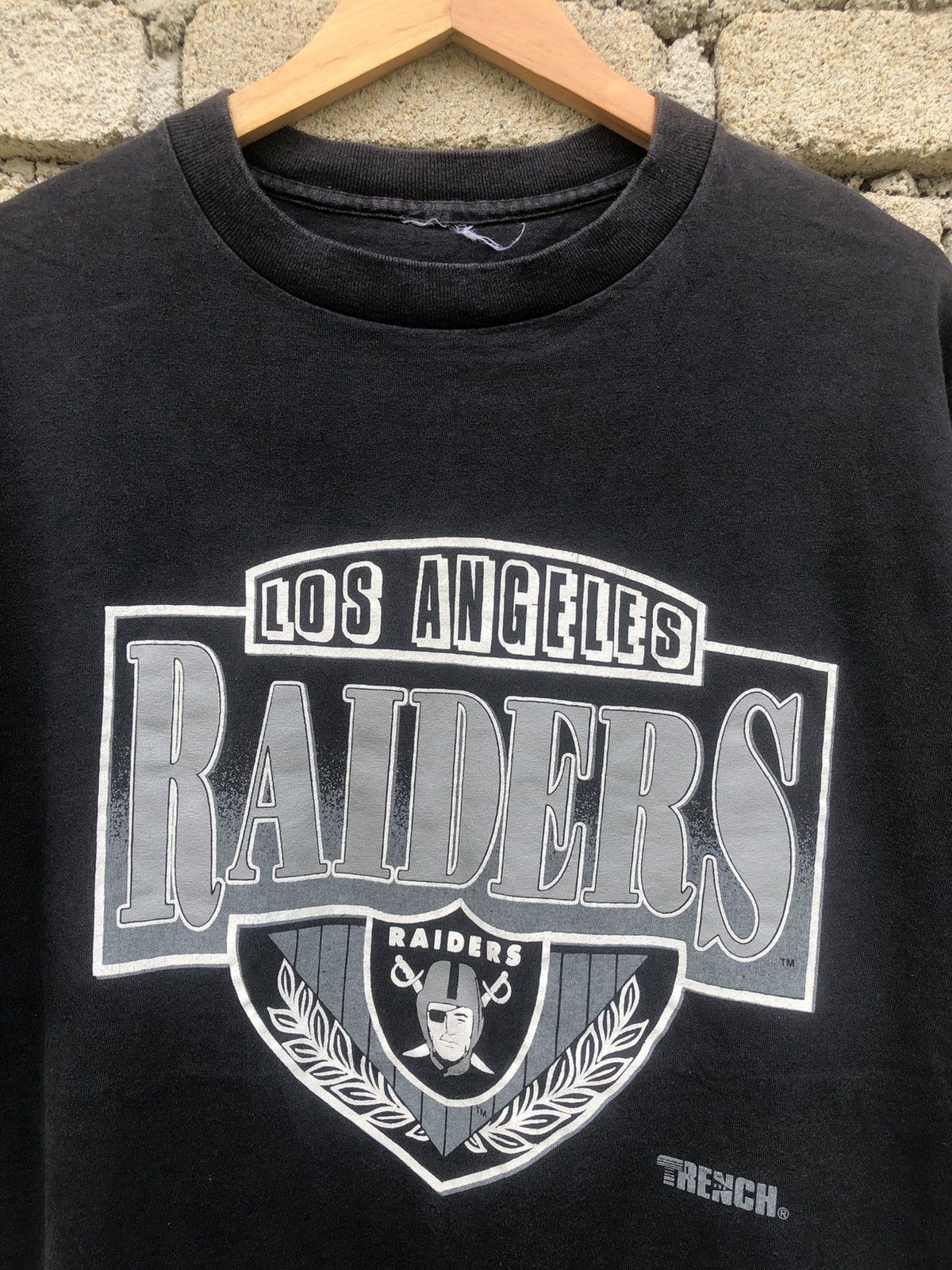 Vintage Vintage 80s NFL Los Angeles Raiders By Trench Tee Size US L / EU 52-54 / 3 - 4 Thumbnail