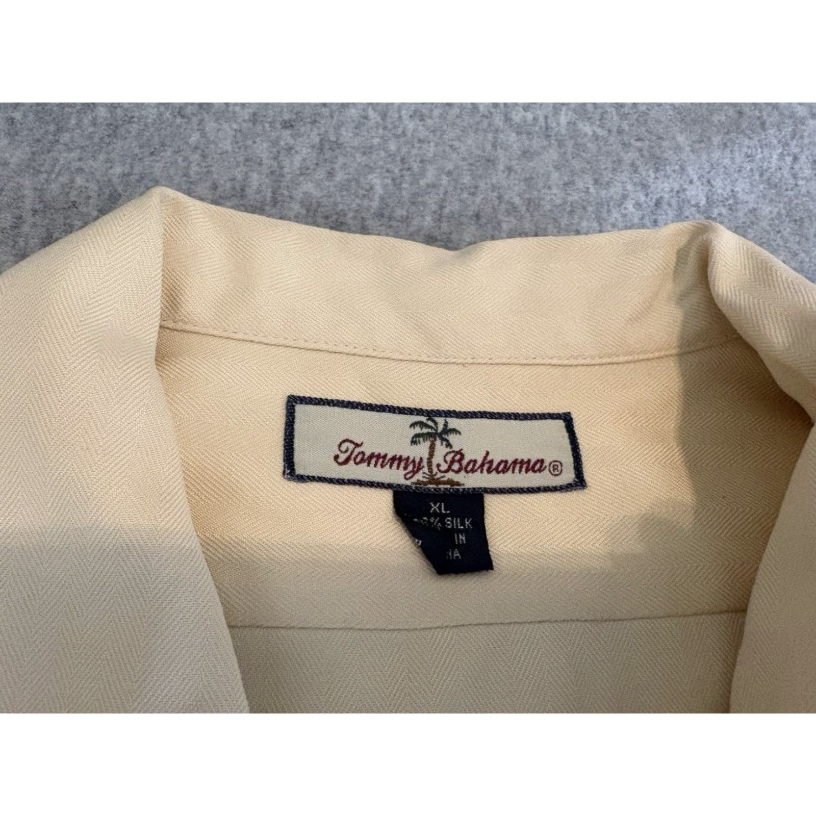 Tommy Bahama Tommy Bahama Silk Embroidered Shirt Bikinitini Cocktail Mens XL Ivory Short Sleeve Button-Up Size US XL / EU 56 / 4 - 4 Thumbnail