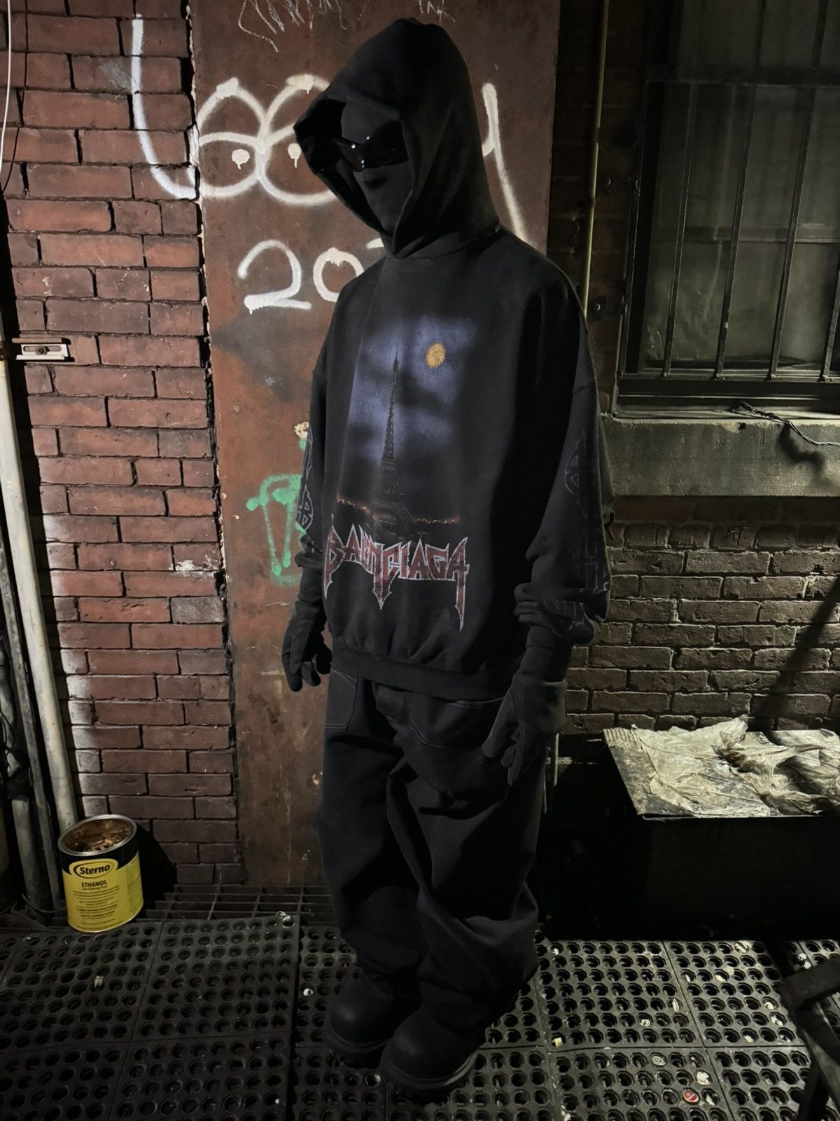 Balenciaga Balenciaga Paris Moon Hoodie Size US S / EU 44-46 / 1 - 3 Thumbnail