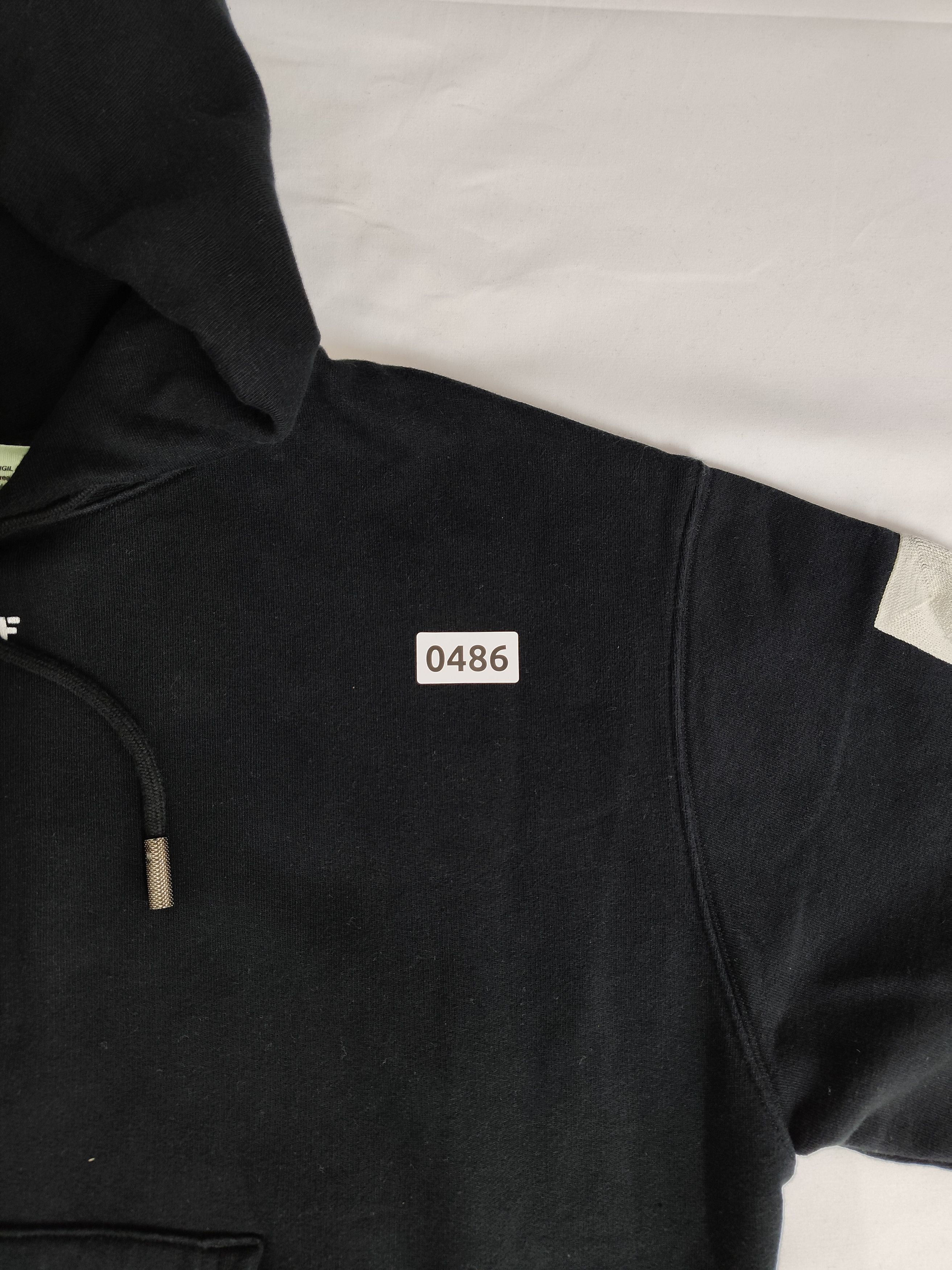 Off-White Off-White "Checked Arrow" Size US M / EU 48-50 / 2 - 10 Thumbnail