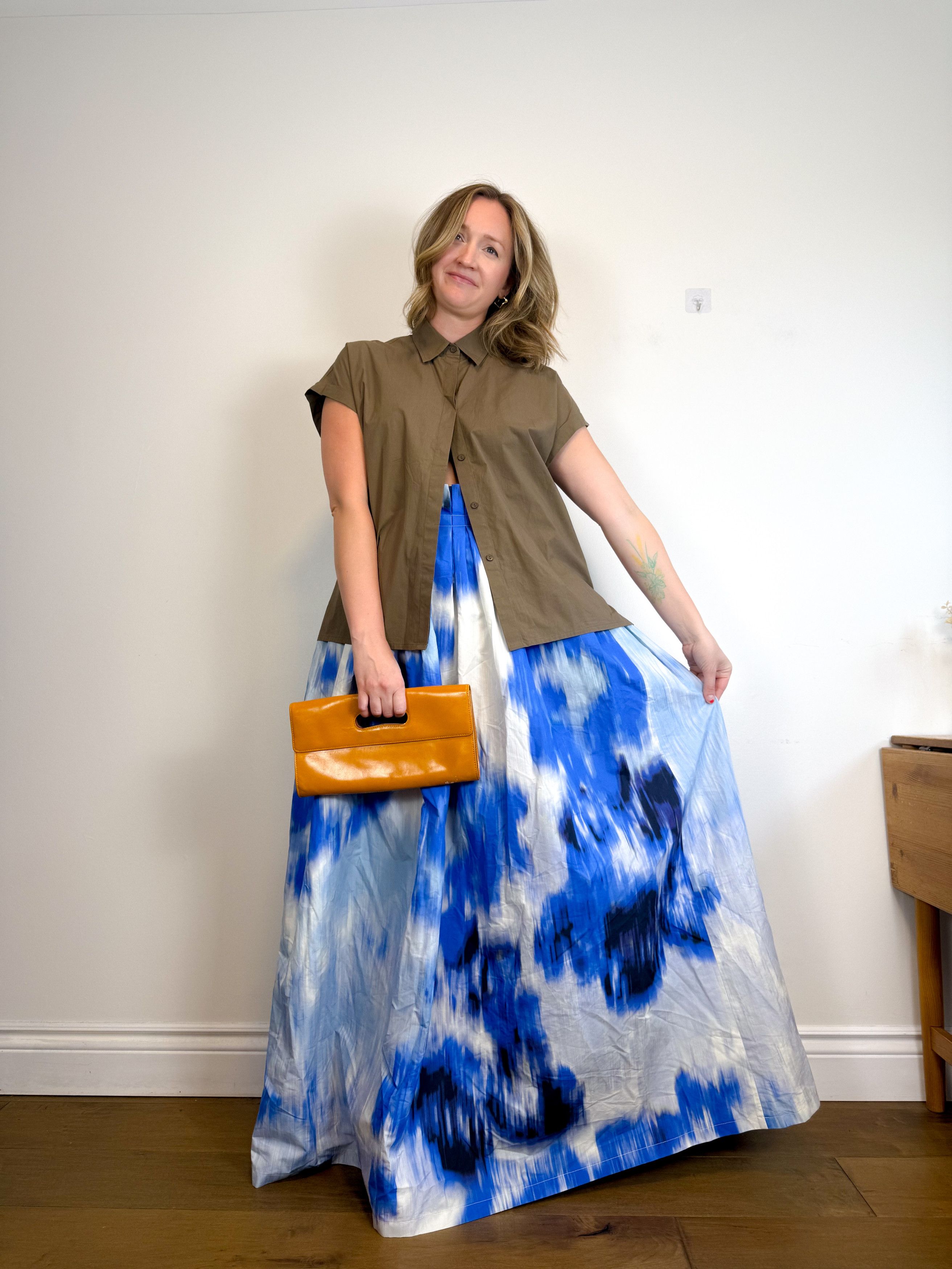Carolina Herrera Designer Maxi Silk/Cotton Skirt in Blue/White Size 30" / US 8 / IT 44 - 4 Thumbnail