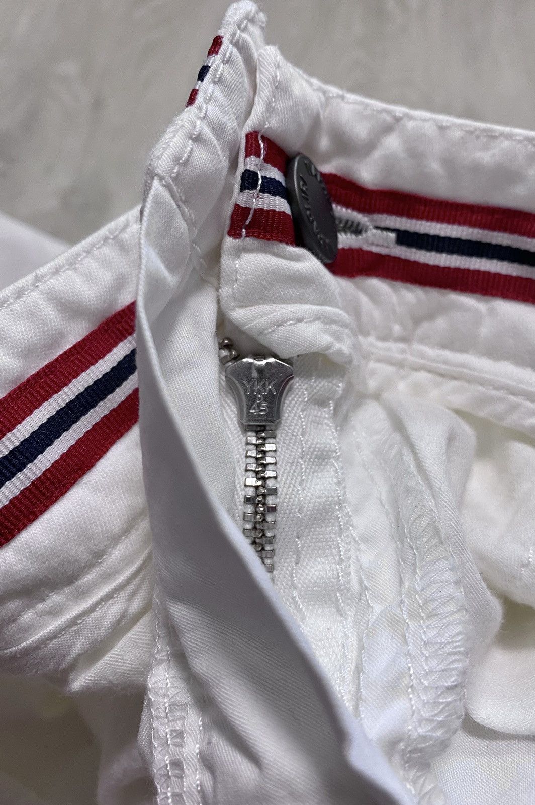 Napapijri Women’s Napapijri White Multipocket Cargo Shorts Logo Size 28" / US 6 / IT 42 - 21 Thumbnail