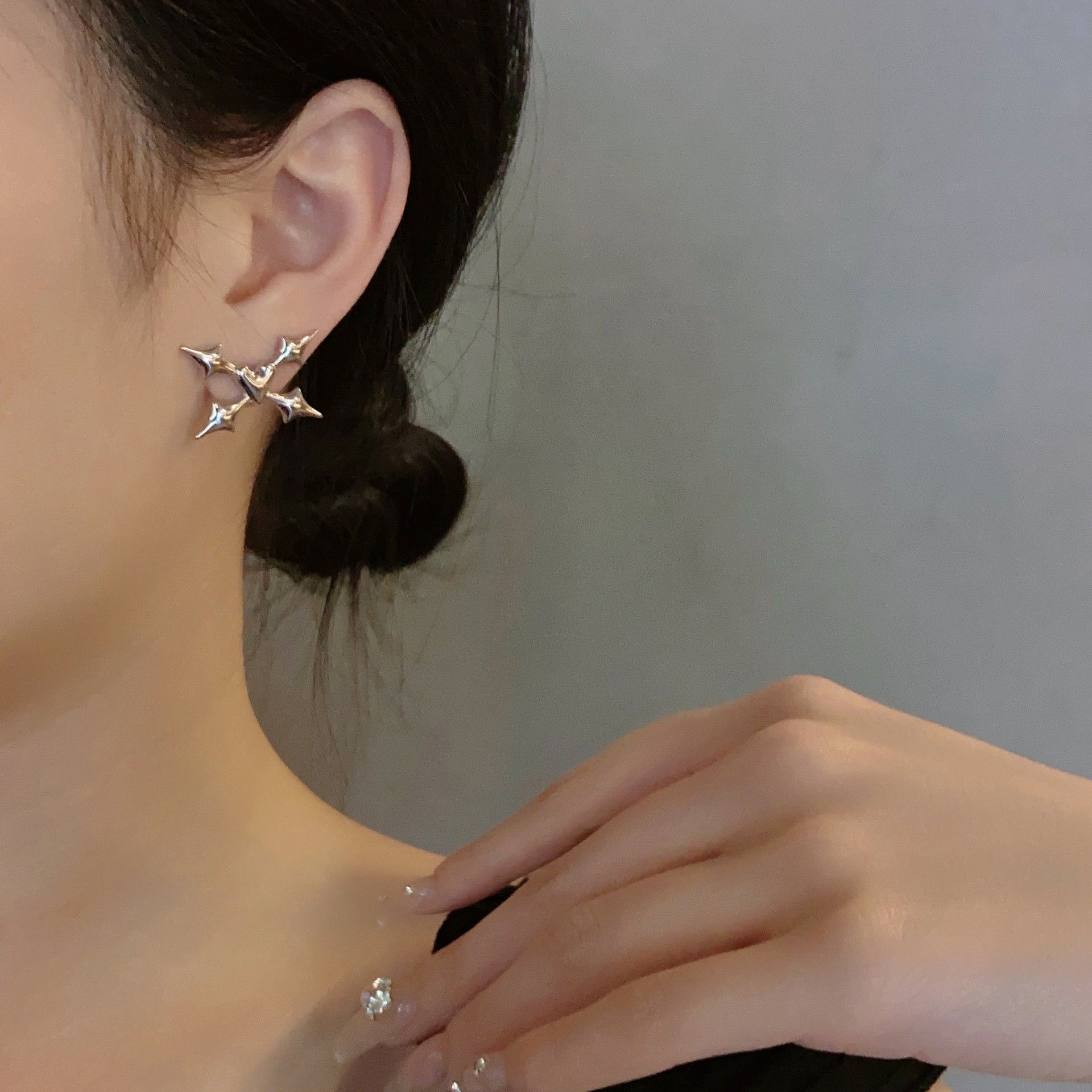 Jewelry Thorny Heart Retro Earrings One Pairs Chrome Jewelry Size ONE SIZE - 6 Thumbnail