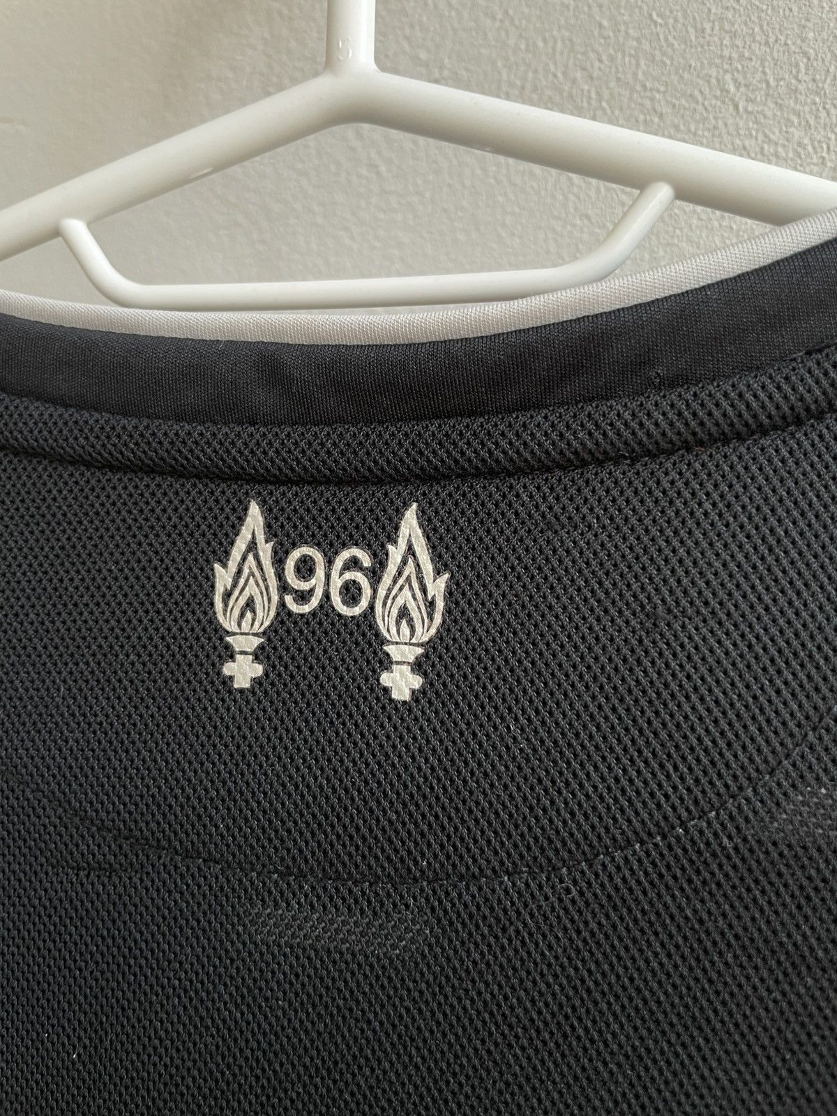 New Balance LIVERPOOL 2016 2017 FOOTBALL SHIRT SOCCER JERSEY NEW BALANCE Size US M / EU 48-50 / 2 - 16 Thumbnail