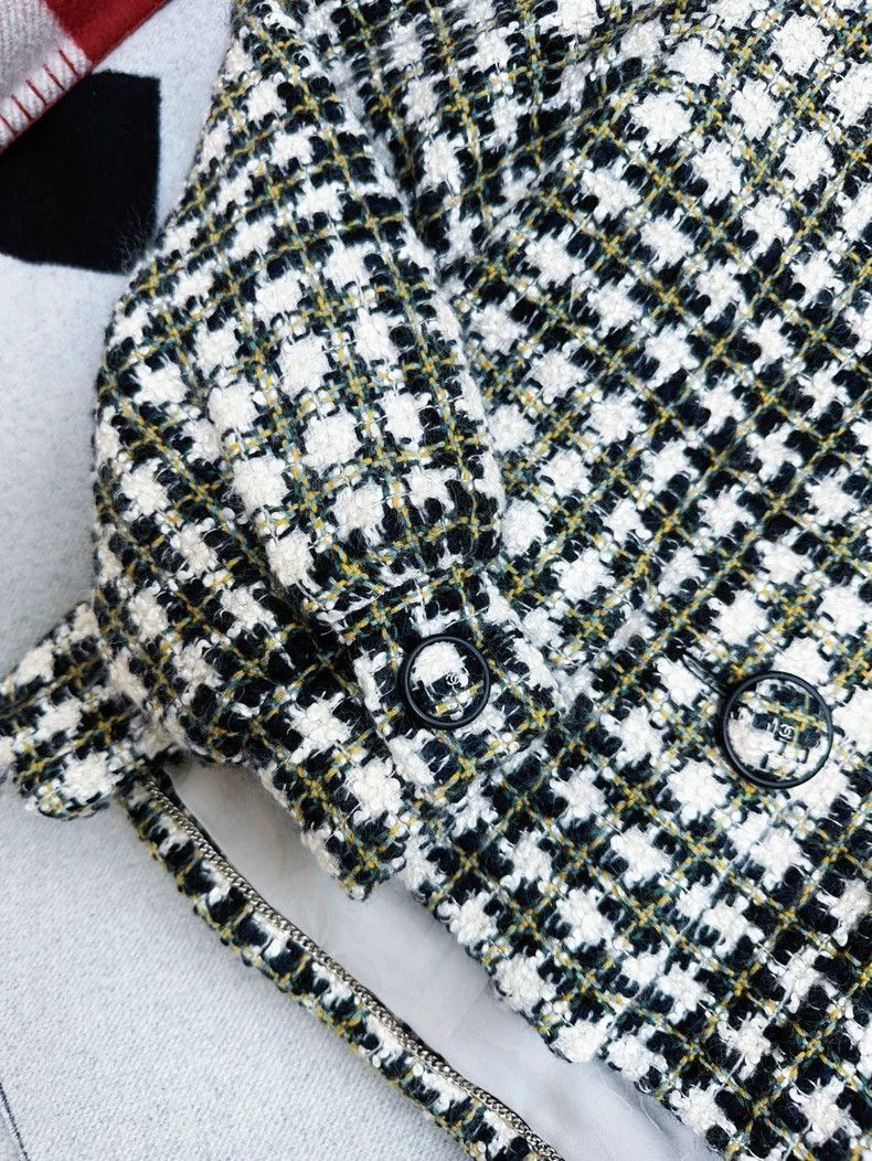 Chanel Chanel Black White Green Plaid Button Jacket Size M / US 6-8 / IT 42-44 - 4 Thumbnail