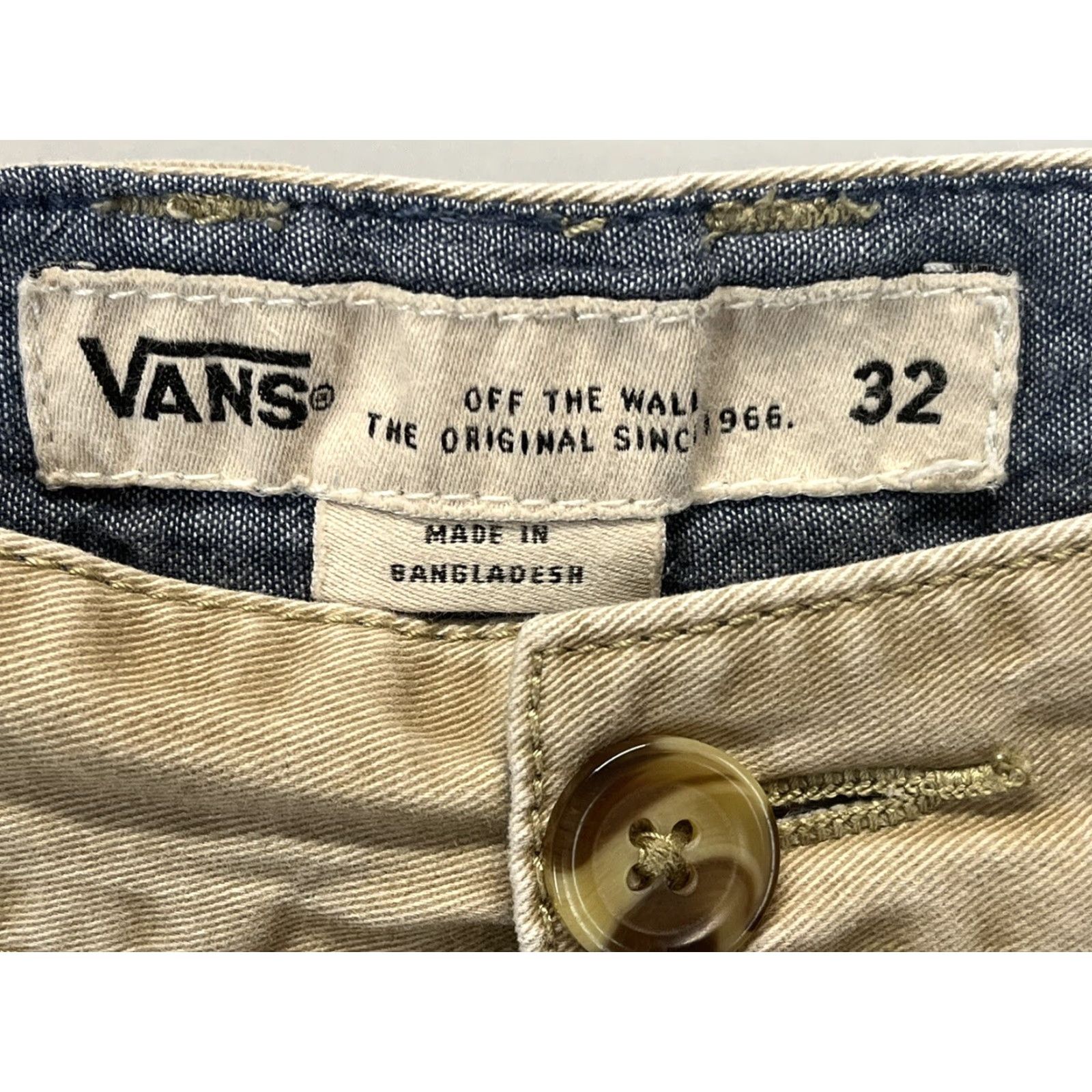 Vans VANS Mens Chino Shorts Sz 32 GUC Regular Men Size 32 Tan Color Style Chino GUC Vans Mens Shorts Sz 32 Chino Tan Size US 32 / EU 48 - 3 Thumbnail