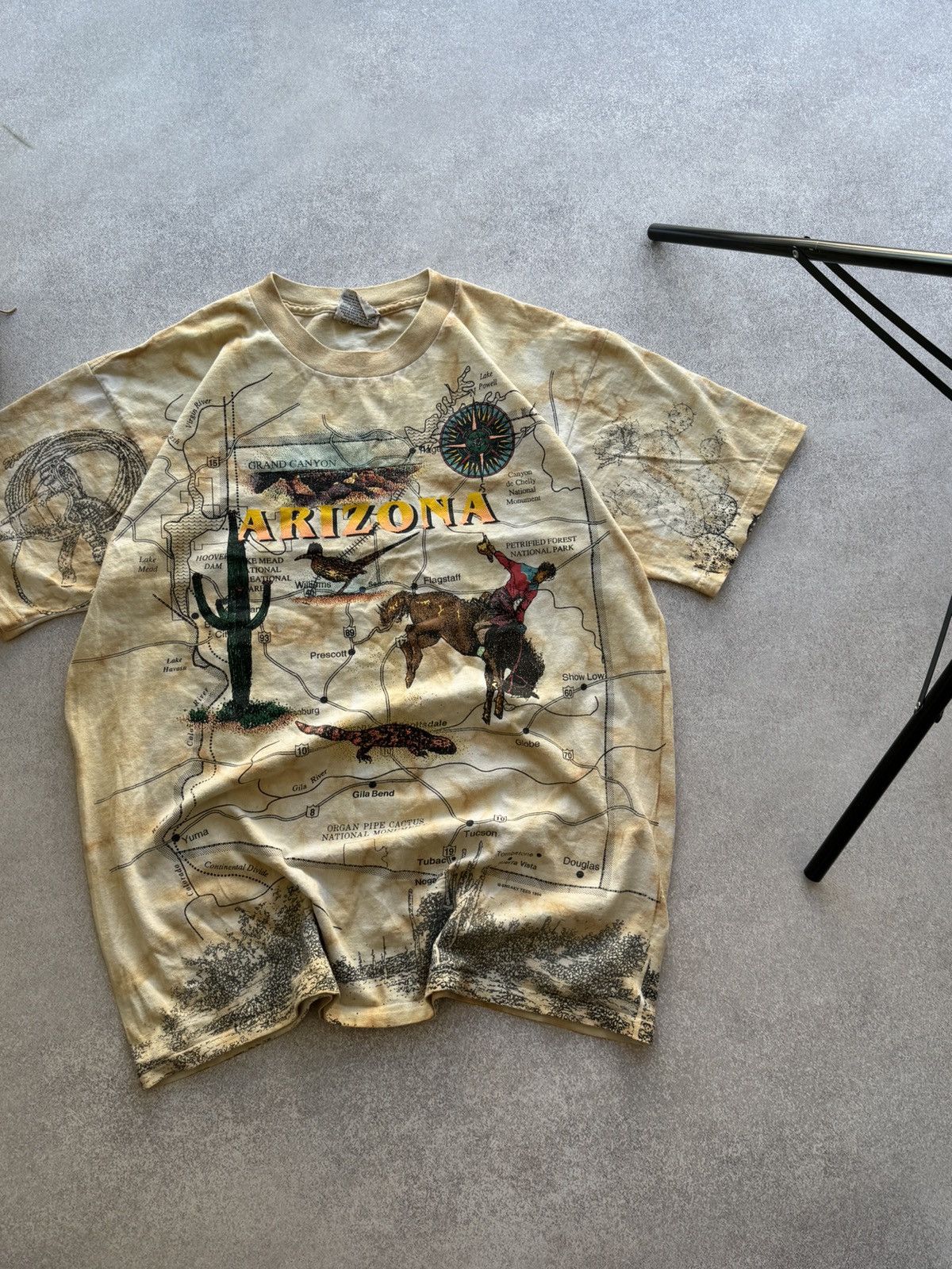 Gildan Vintage Arizona 1994 over print map Tee Size US L / EU 52-54 / 3 - 5 Thumbnail