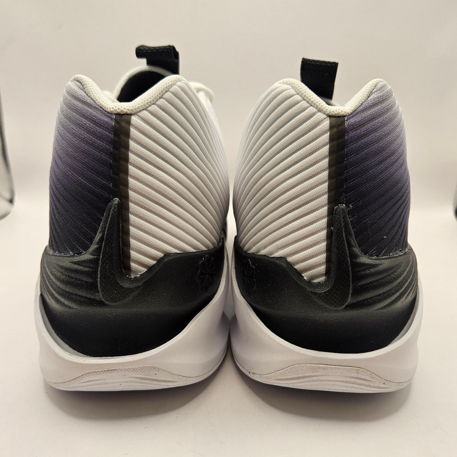 Nike NIKE MEN'S 11 G.T. JUMP ACADEMY WHITE BLACK METALLIC SILVER Size US 11 / EU 44 - 3 Thumbnail