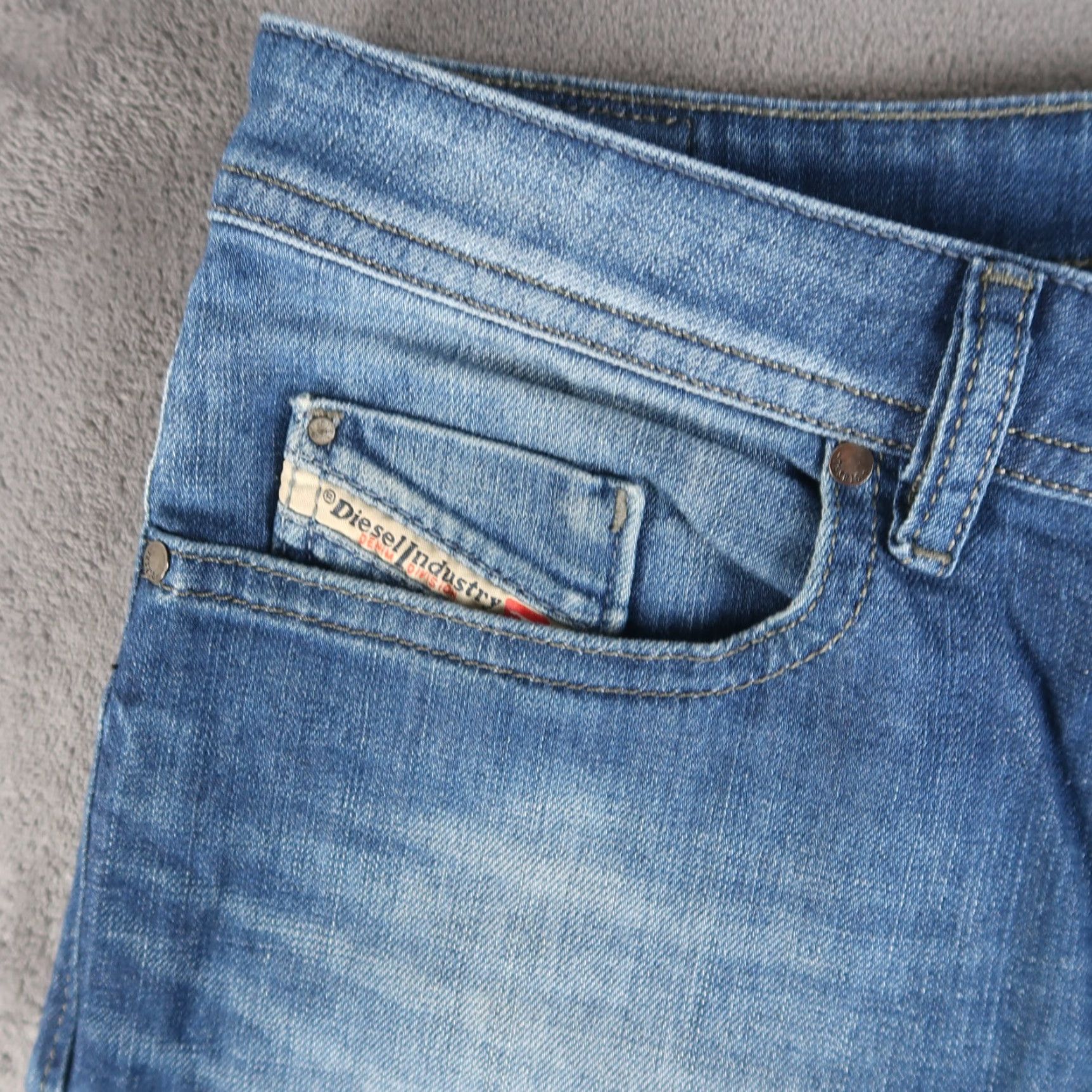 Diesel Diesel Buster Jeans Mens Regular Slim Tapered 29x27.5 Denim Cotton Blend Stretch Blue 5-Pocket Logo Distressed Jeans Mens Size US 29 - 3 Thumbnail
