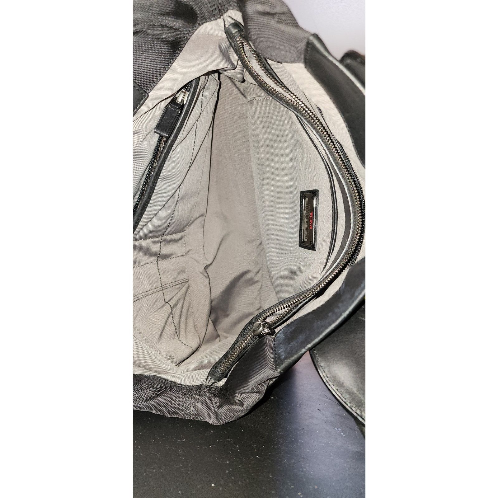 Tumi Tumi black leather tinkerlust shoulder carry-on bag Size ONE SIZE - 6 Thumbnail