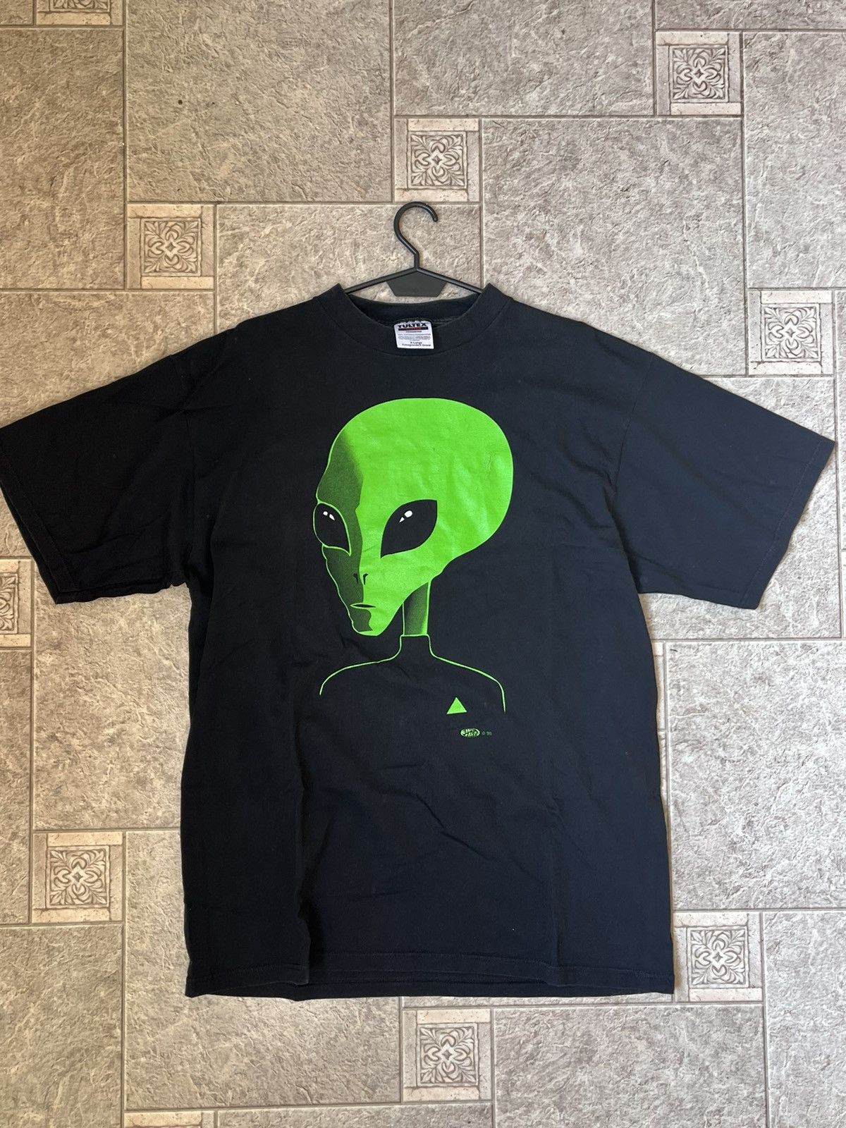 Alien Workshop × Vintage Vintage 90s Alien Skateboard Faded Big Face Tee Size US XL / EU 56 / 4 - 1 Thumbnail