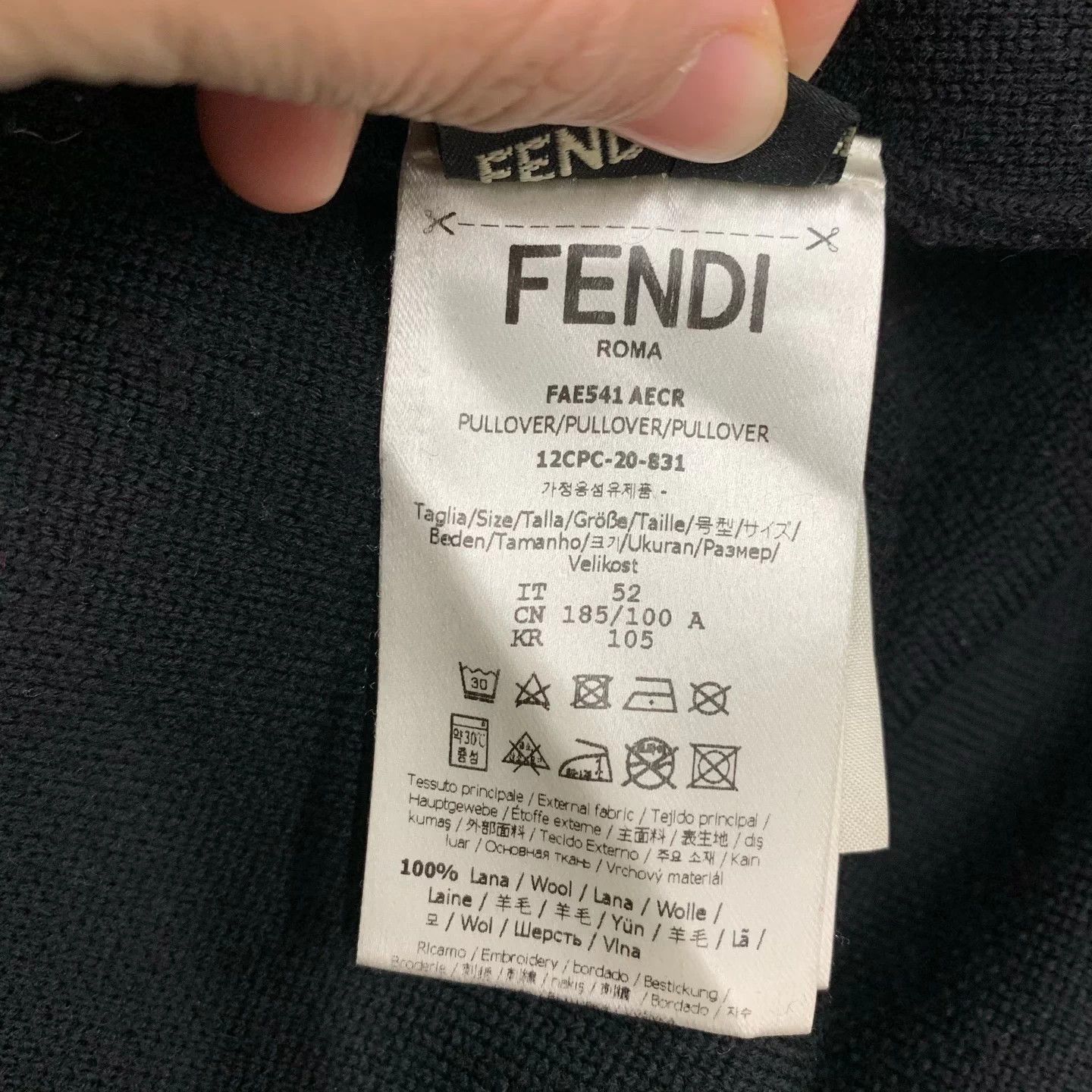 Fendi Fendi color blocked chest logo sweater 52 95 new stain Size US XL / EU 56 / 4 - 5 Thumbnail