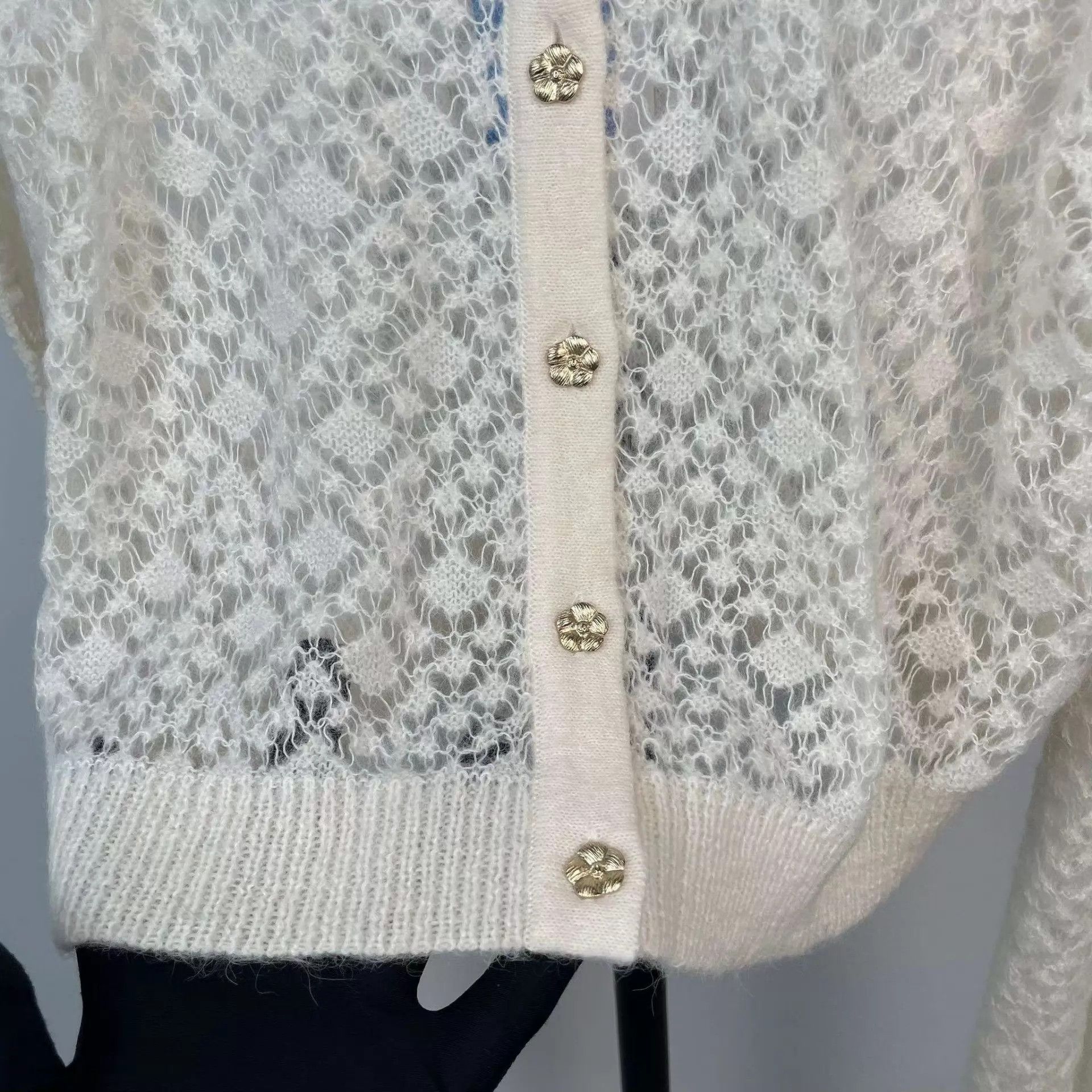 Chanel Chanel Knit Cardi Puff Ruffled Camellia Button 40 Size M / US 6-8 / IT 42-44 - 8 Thumbnail