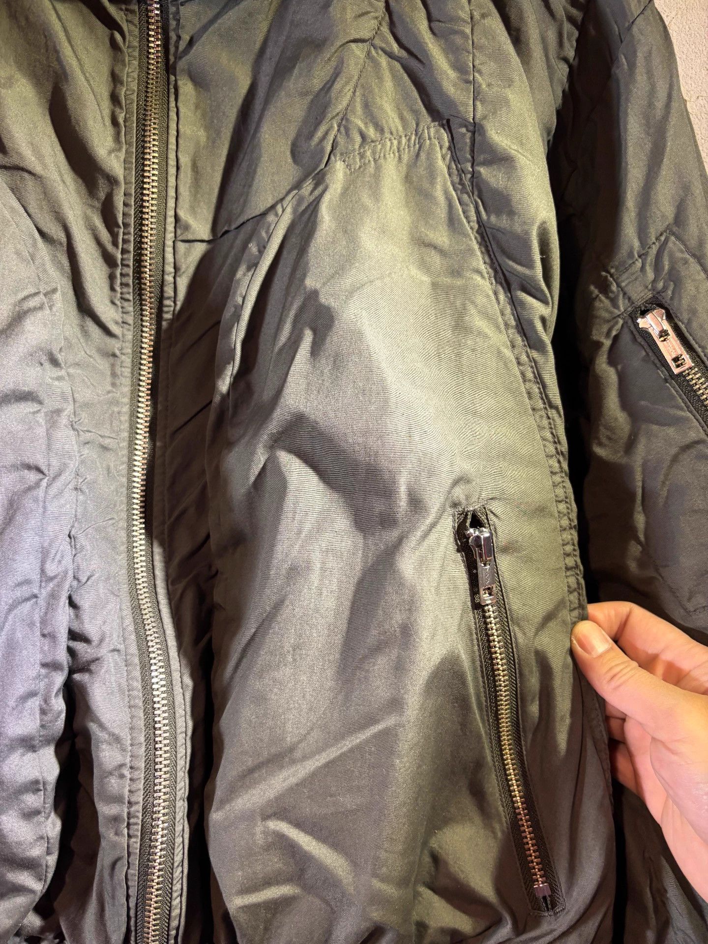 Other issuethings pleated short wide grn flight jkt Size US M / EU 48-50 / 2 - 4 Thumbnail