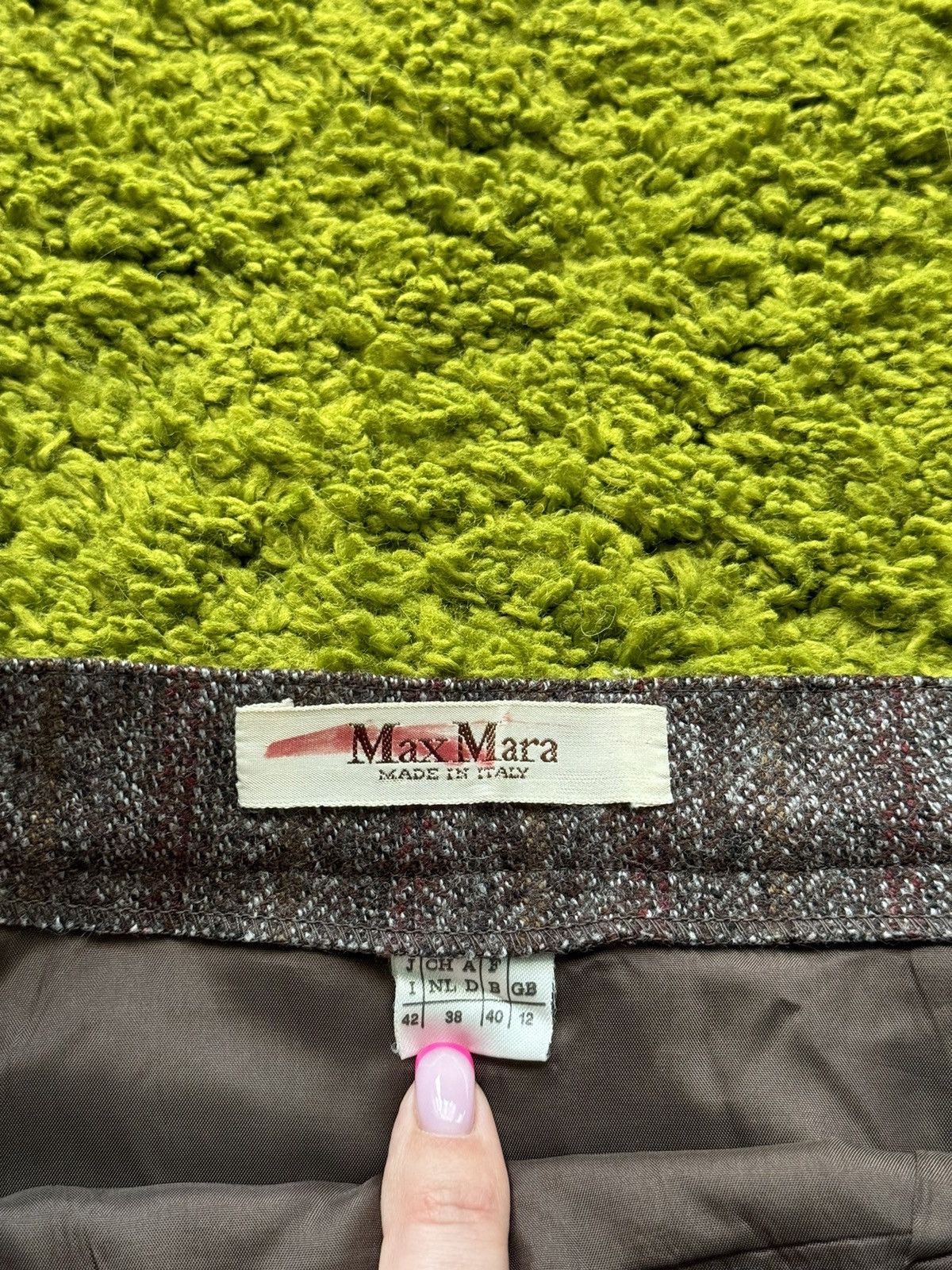 Max Mara × Weekend Max Mara Max Mara 90s vintage 100% wool tweed skirt Size 30" / US 8 / IT 44 - 4 Thumbnail