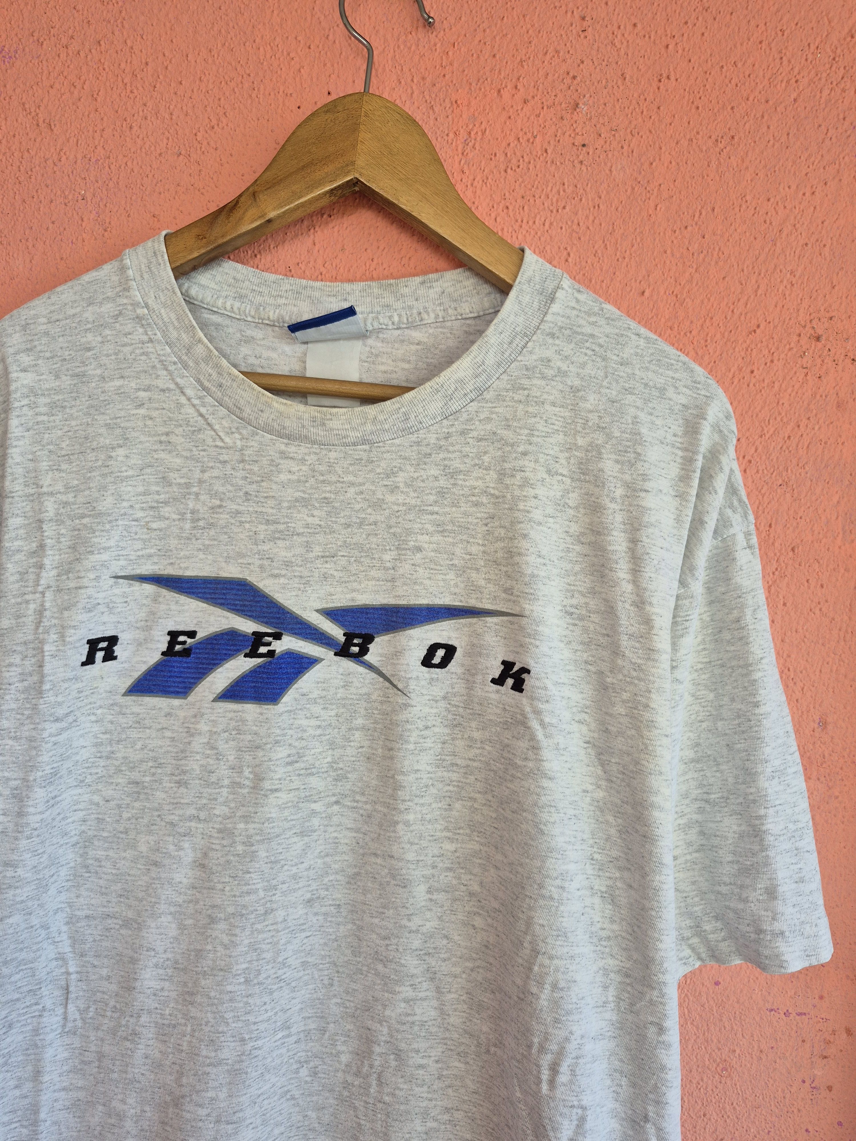 Reebok 🔥 Vintage Y2K Reebok Big Logo Embroidery Tee Size US XL / EU 56 / 4 - 2 Thumbnail