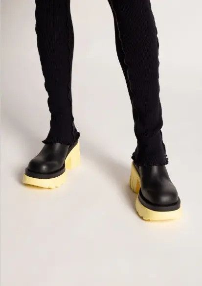 Bottega Veneta o1bcso1str0924 Yellow Sole Flash in Black Size US 4 / IT 34 - 4 Thumbnail
