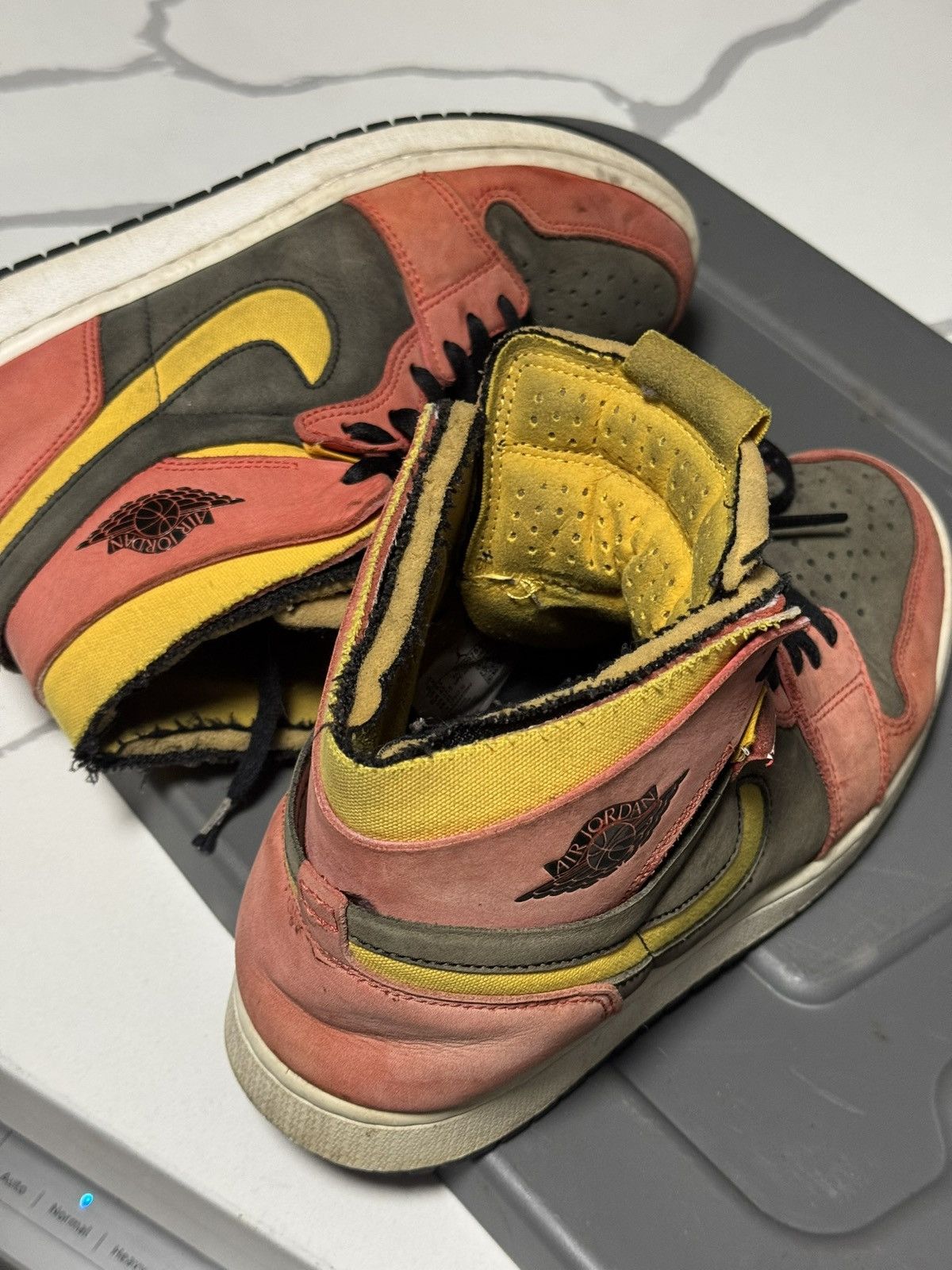 Jordan Brand Jordan 1 High Zoom CMFT Chile Red Size US 9.5 / EU 42-43 - 4 Thumbnail