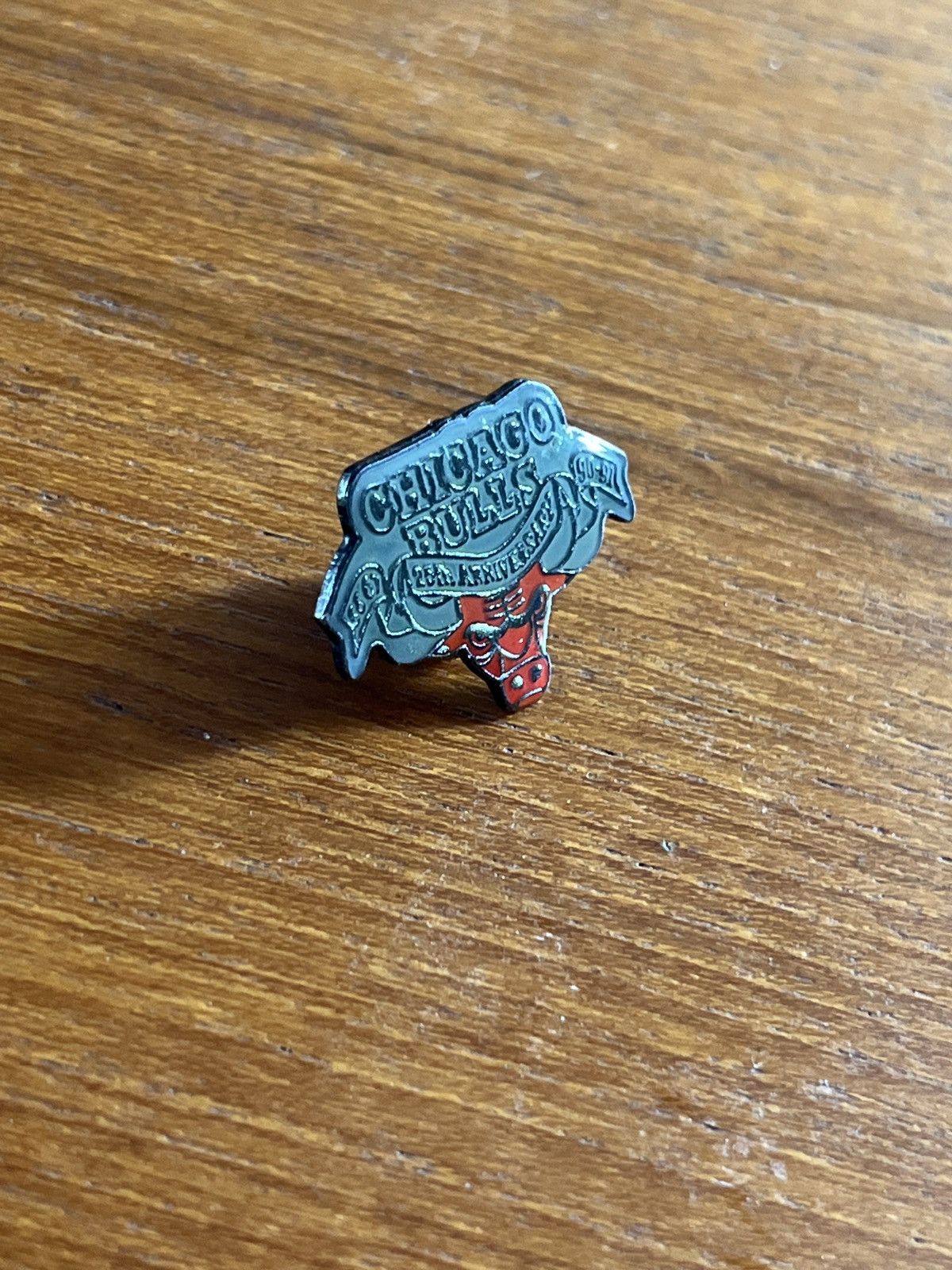 NBA × Vintage Chicago Bulls 25th anniversary vintage pin Size ONE SIZE - 2 Thumbnail