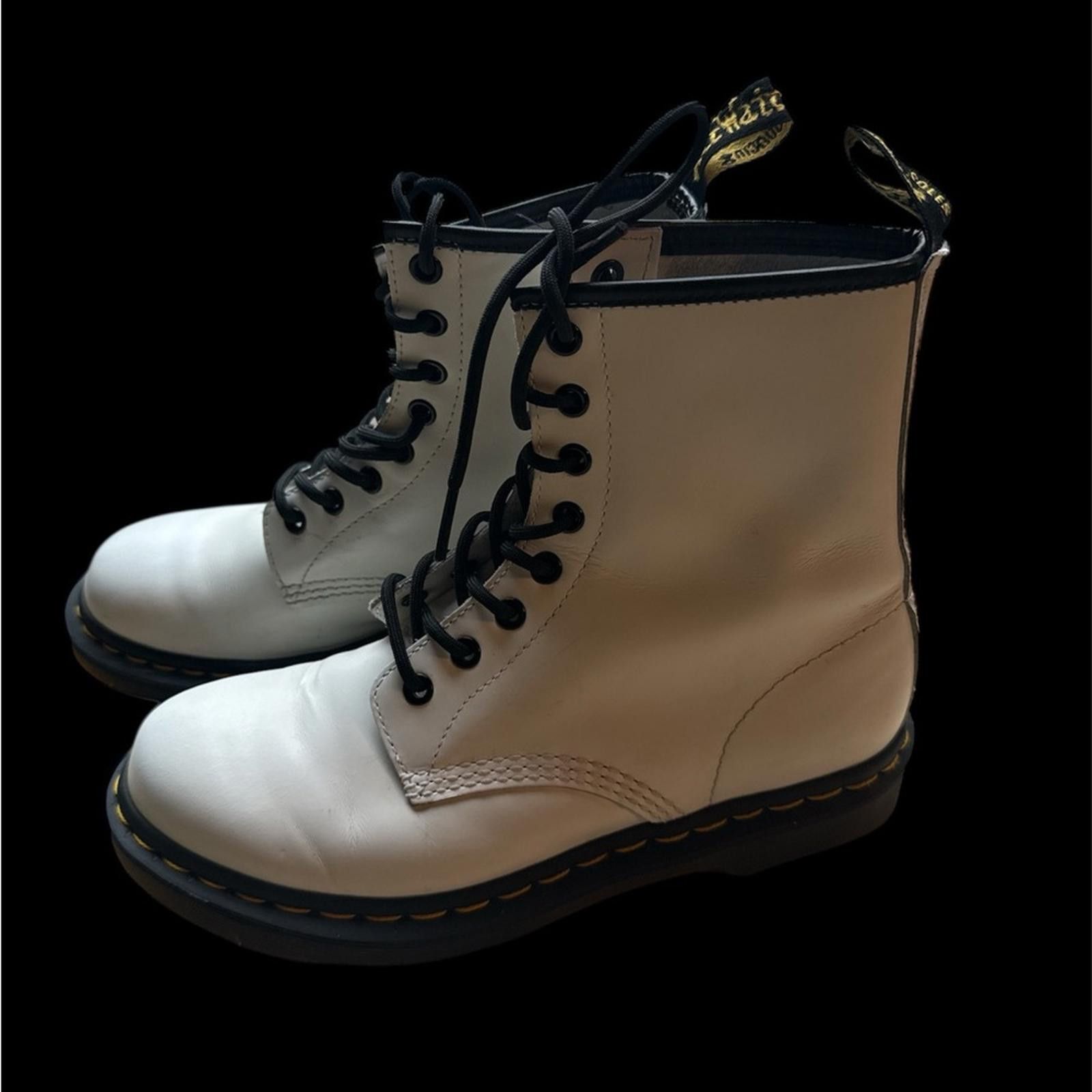 Dr. Martens NWOT doc martens White Boots with Black 11821 jyoo4 size 8 Size US 8 / IT 38 - 9 Thumbnail