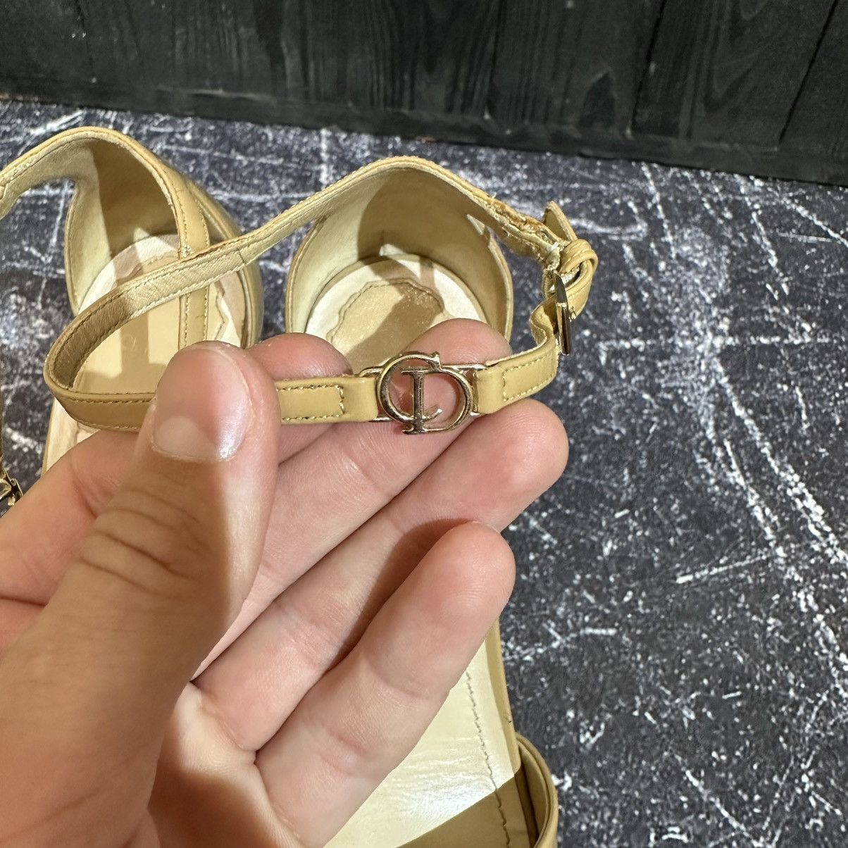 Dior Christian Dior women’s patent leather Heels size 39 Size US 9 / IT 39 - 23 Thumbnail