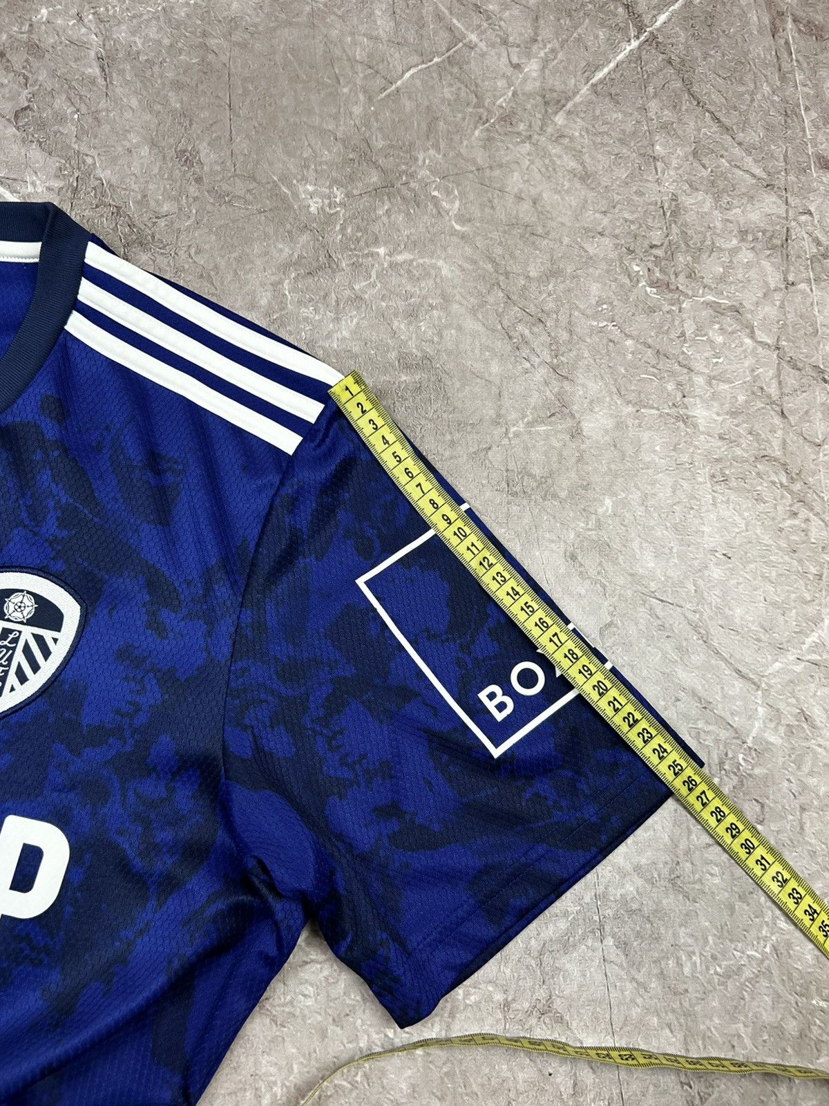Adidas LEEDS UNITED 2021 2022 AWAY SHIRT JERSEY ADIDAS H57060 Size US L / EU 52-54 / 3 - 13 Thumbnail