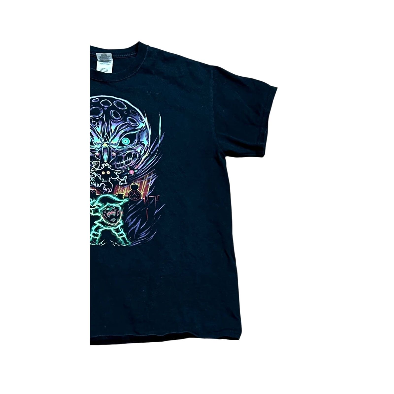 Gildan VINTAGE Zelda Nintendo Majora’s Mask T Shirt Black Graphic Tee Men’s Medium T-Shirt Graphic Print Video Games Retro Nintendo Link Size US M / EU 48-50 / 2 - 3 Thumbnail