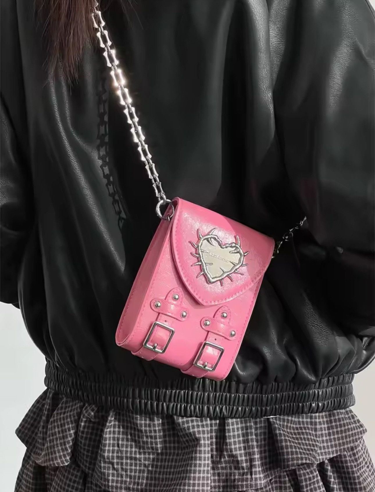 Japanese Brand Skull Streetwear Small Crossbody Design Square Bag Size ONE SIZE - 1 Thumbnail