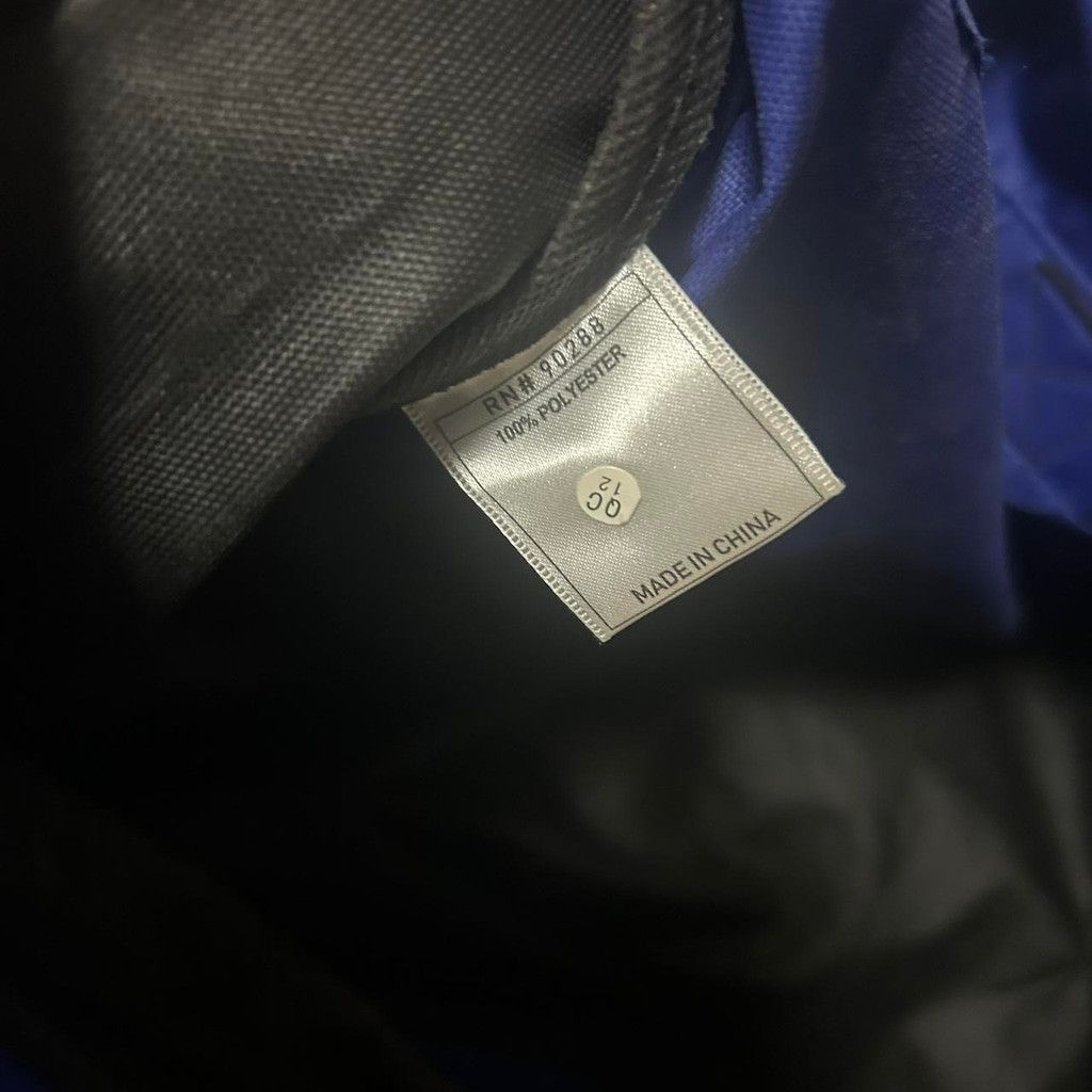 Adidas Adidas duffle gym bag it’s new w tags but the tag is torn Size ONE SIZE - 5 Thumbnail