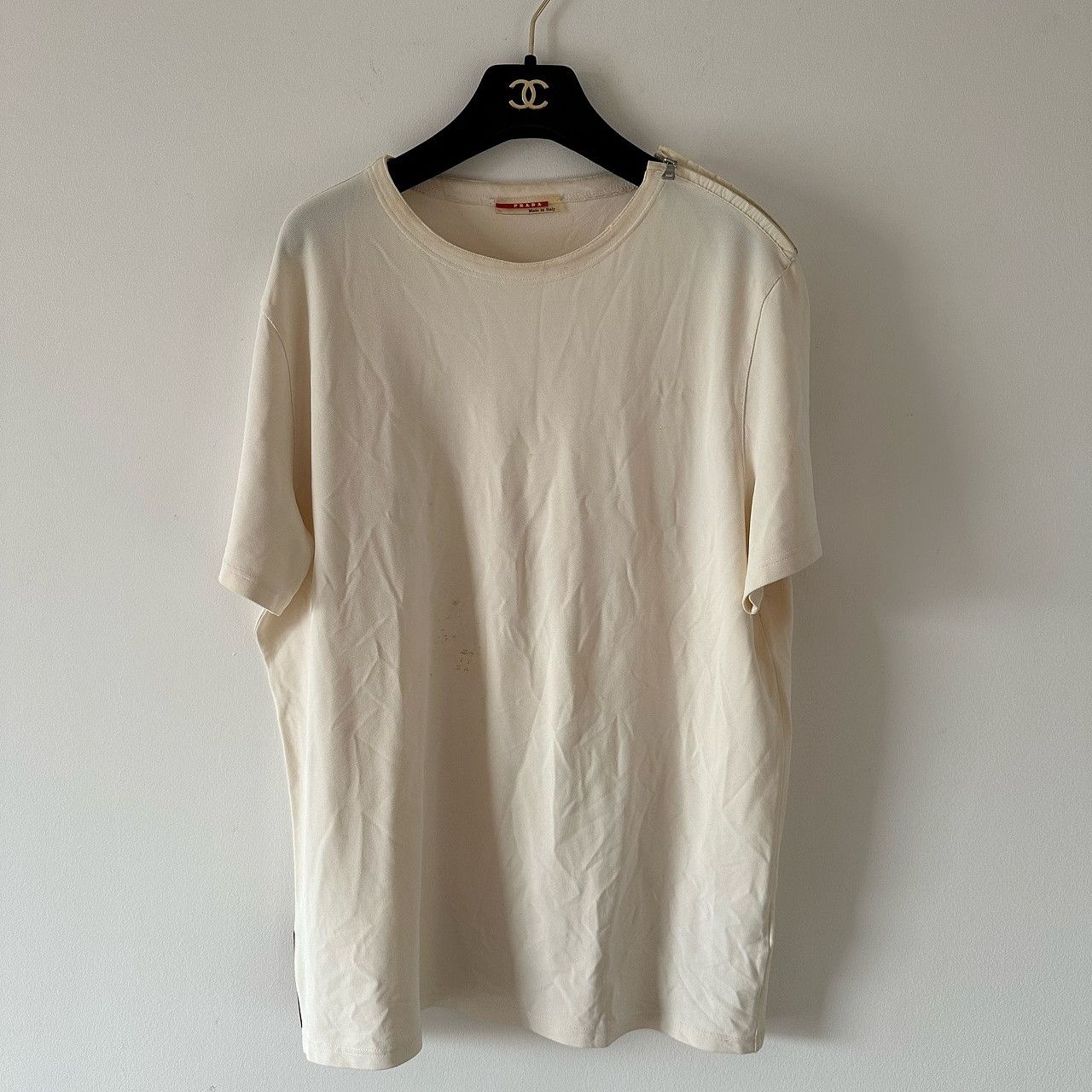 Prada Prada Shoulder Zip Short Sleeve T-Shirt Size XXL Size US XXL / EU 58 / 5 - 1 Thumbnail