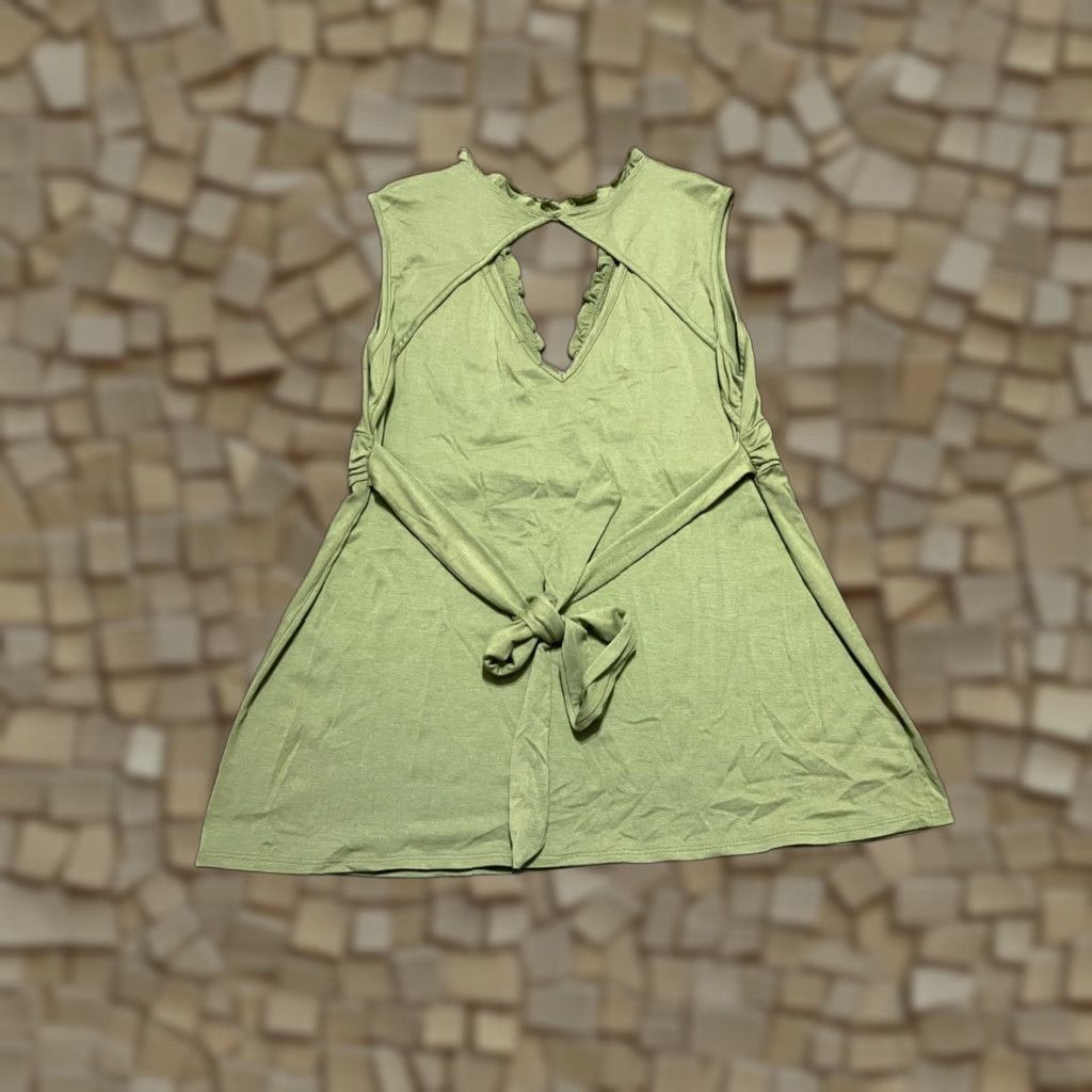 Vintage Studio Y Tank Top Women's XL Green Cut Out Back Ruffled Pleated V-Neck Sleeveless Casual Modern Basic Tank Top Ladies XL Green Studio Y Size XL / US 12-14 / IT 48-50 - 1 Thumbnail