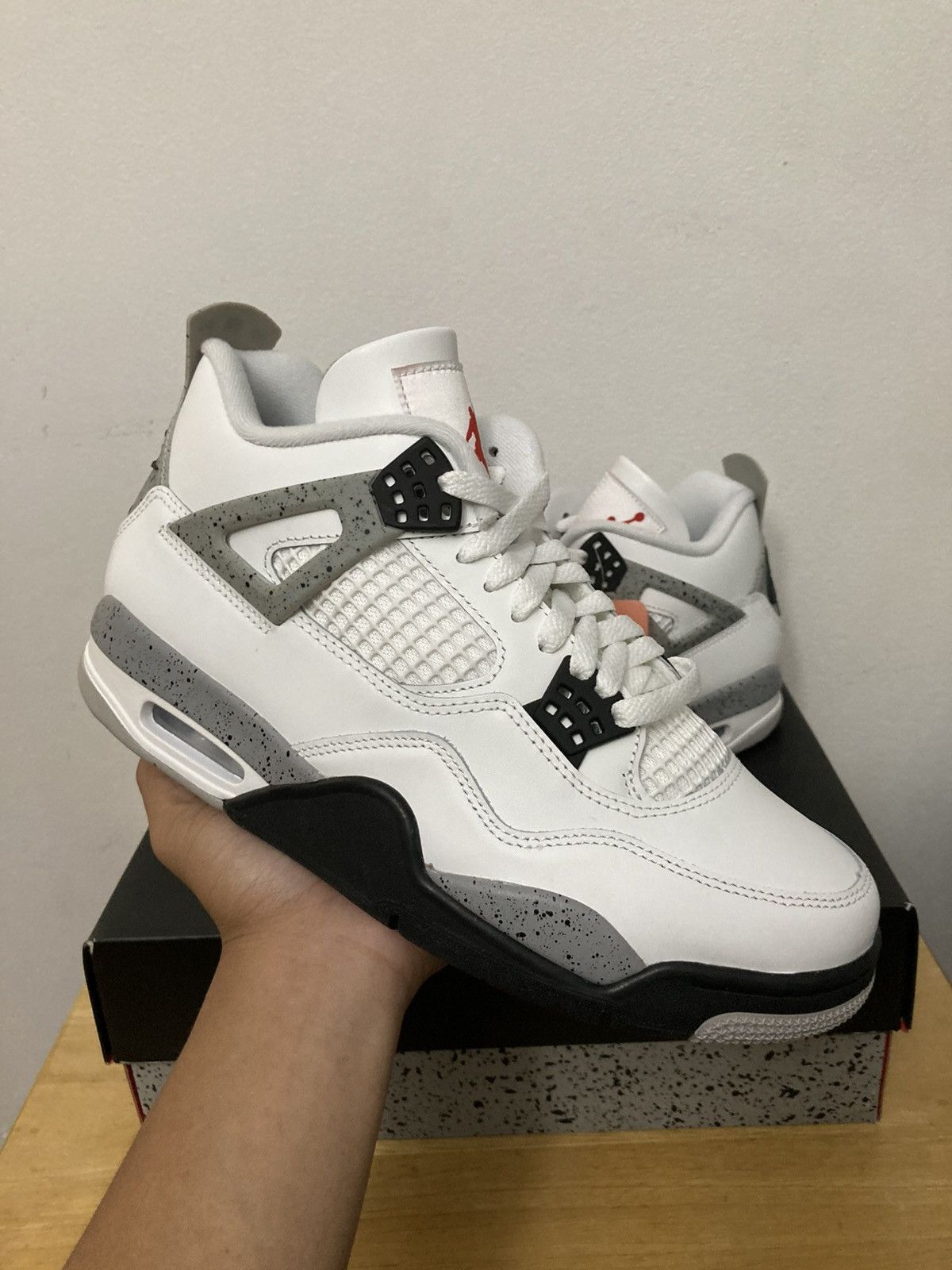 Nike Jordan 4 White Cement Size US 9 / EU 42 - 1 Thumbnail
