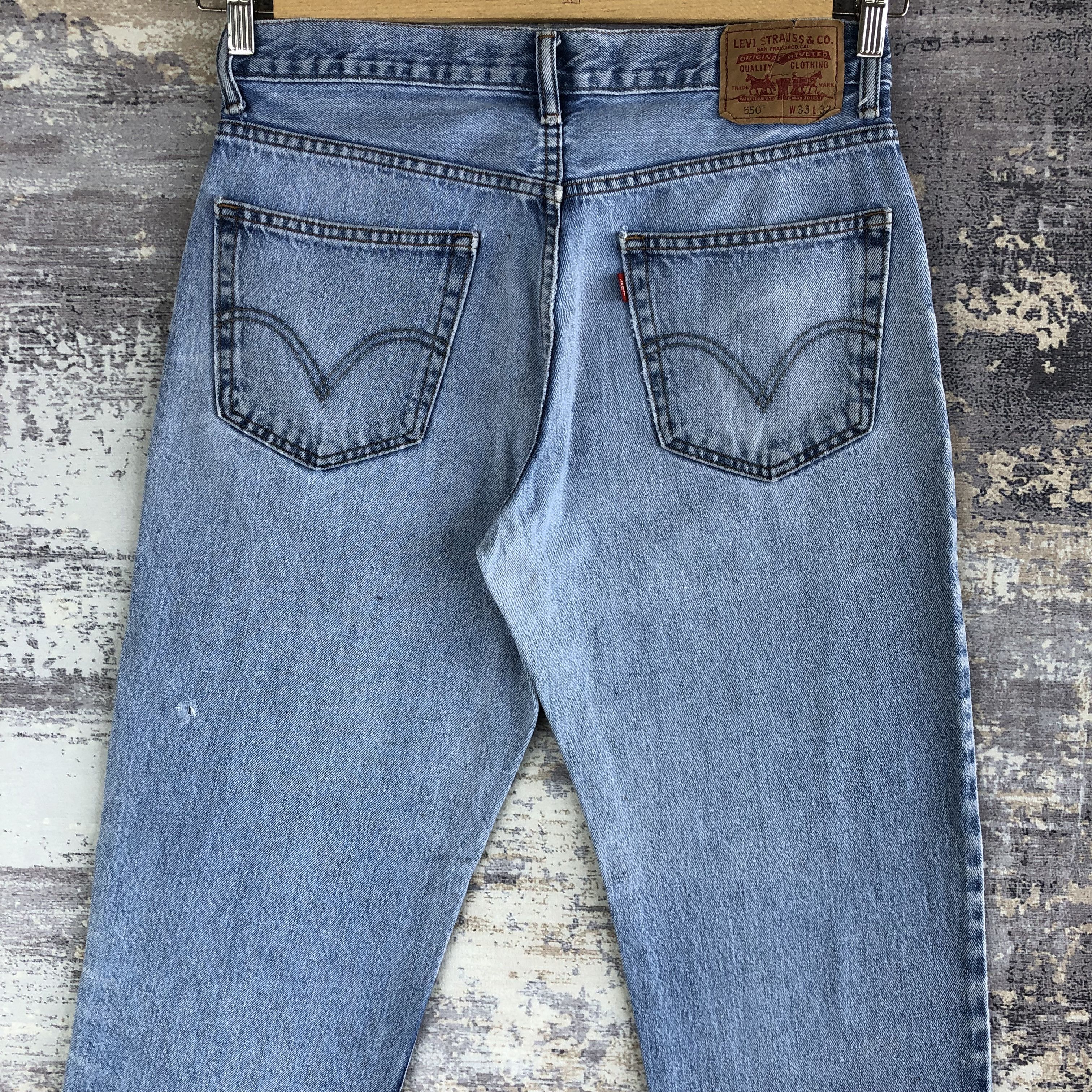 Levi's Vintage Levis 550 Faded Blue Denim Levi's Light Wash Jeans Size US 32 / EU 48 - 4 Thumbnail