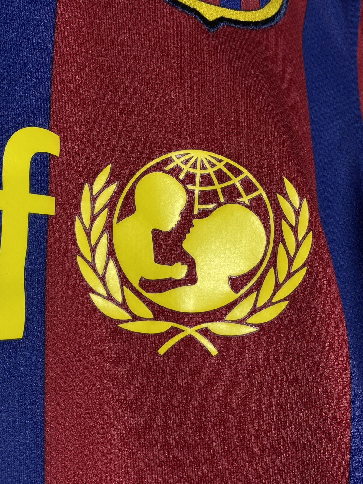 Nike Nike FC Barcelona 2010/11 Home Football Shirt Messi Era Size US S / EU 44-46 / 1 - 8 Thumbnail