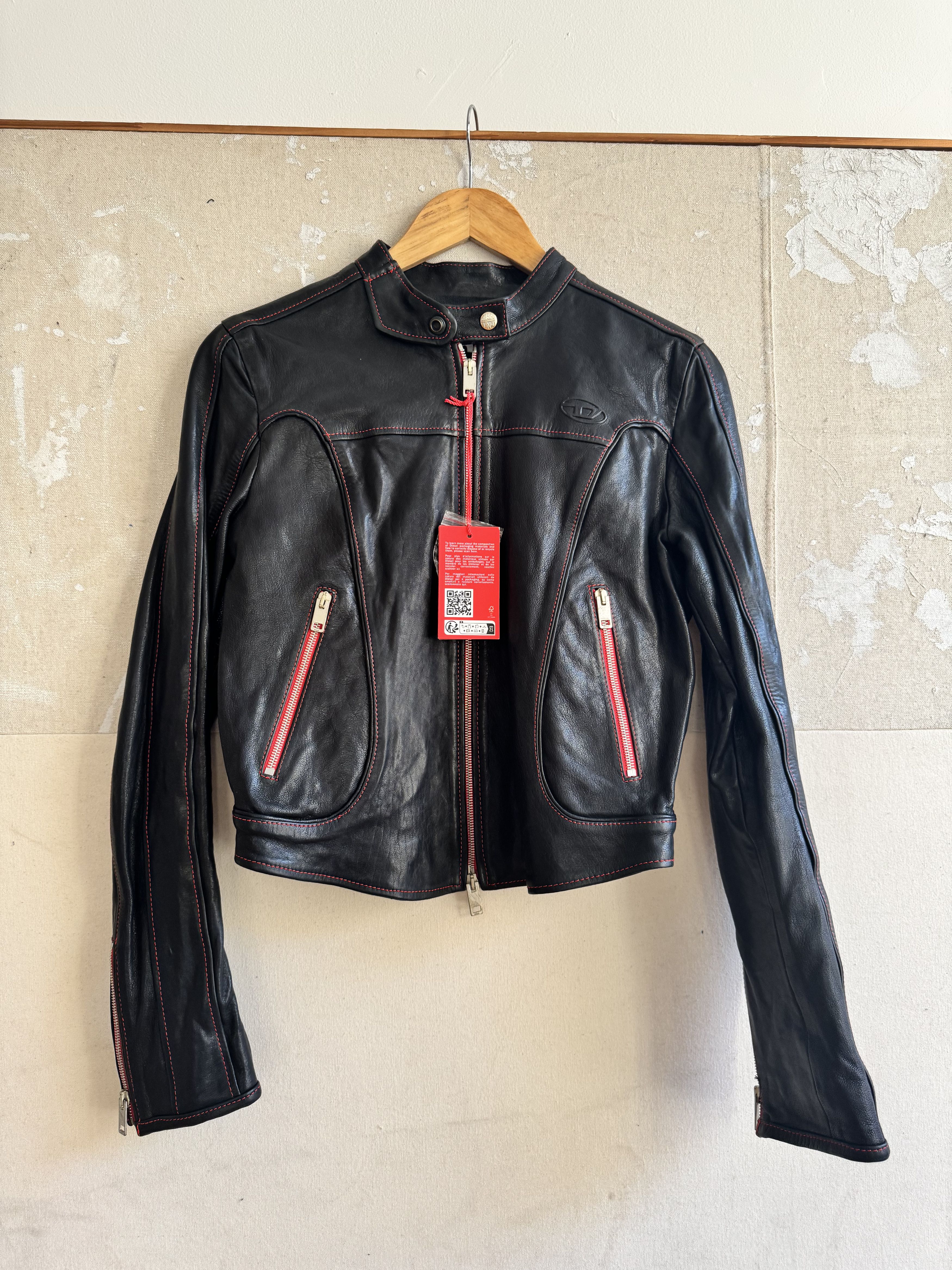 Diesel Diesel Black Leather L-Fox-A Size S / US 4 / IT 40 - 1 Thumbnail