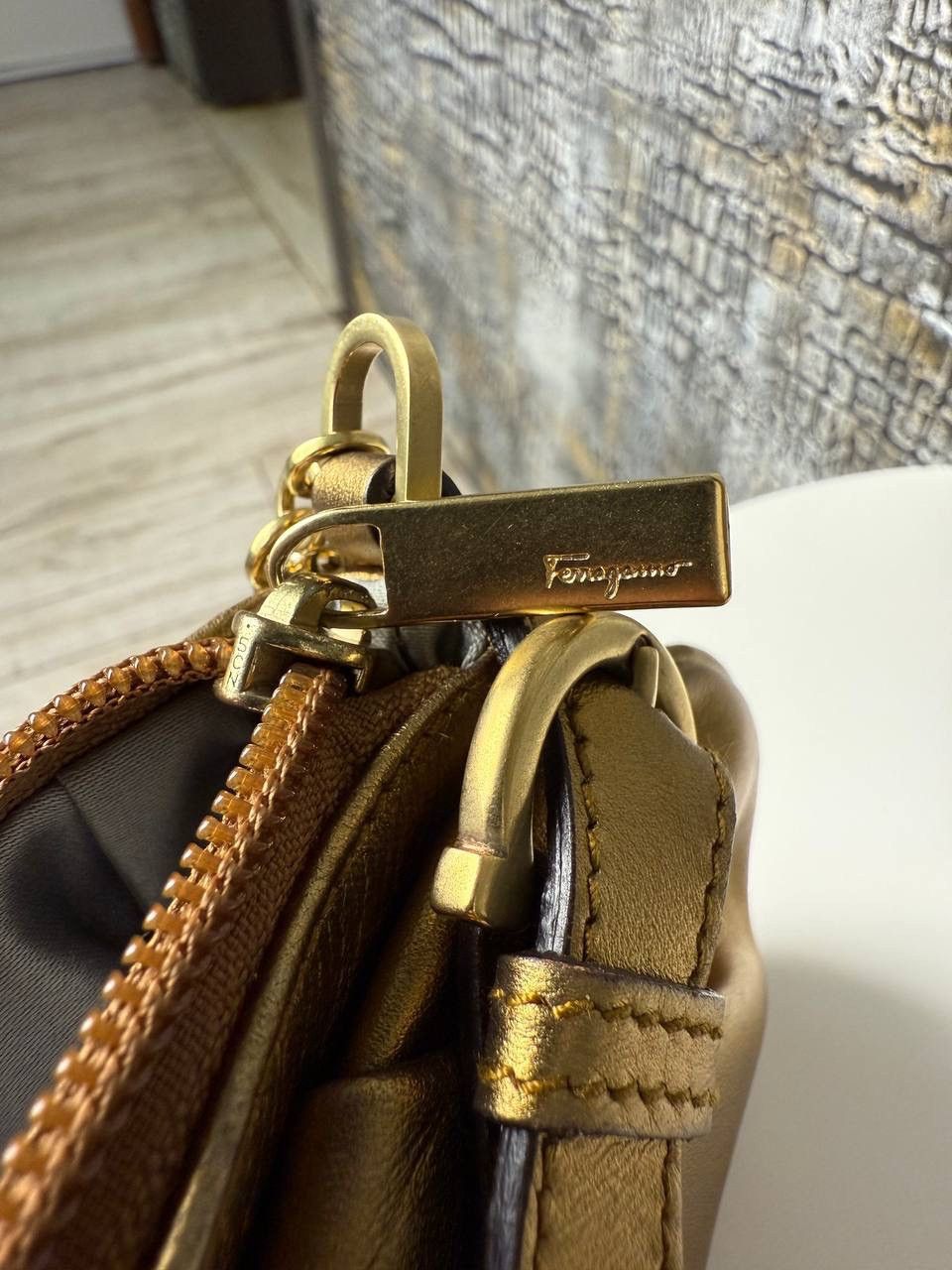 Salvatore Ferragamo Salvatore Ferragamo Gold Chain Shoulder Bag Size ONE SIZE - 20 Thumbnail