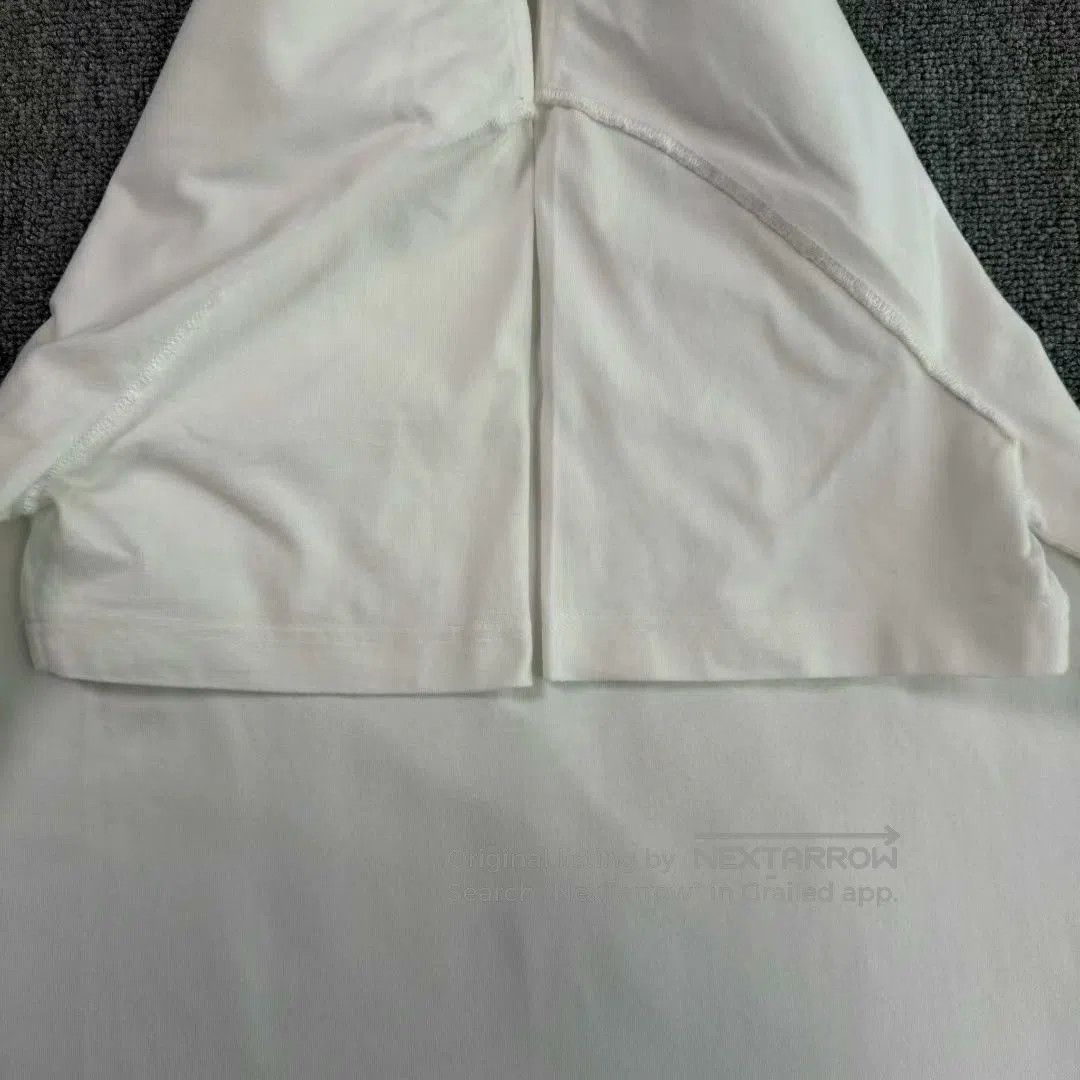 Louis Vuitton LV 25 Embossed Logo White Short-Sleeve. Size US M / EU 48-50 / 2 - 6 Thumbnail