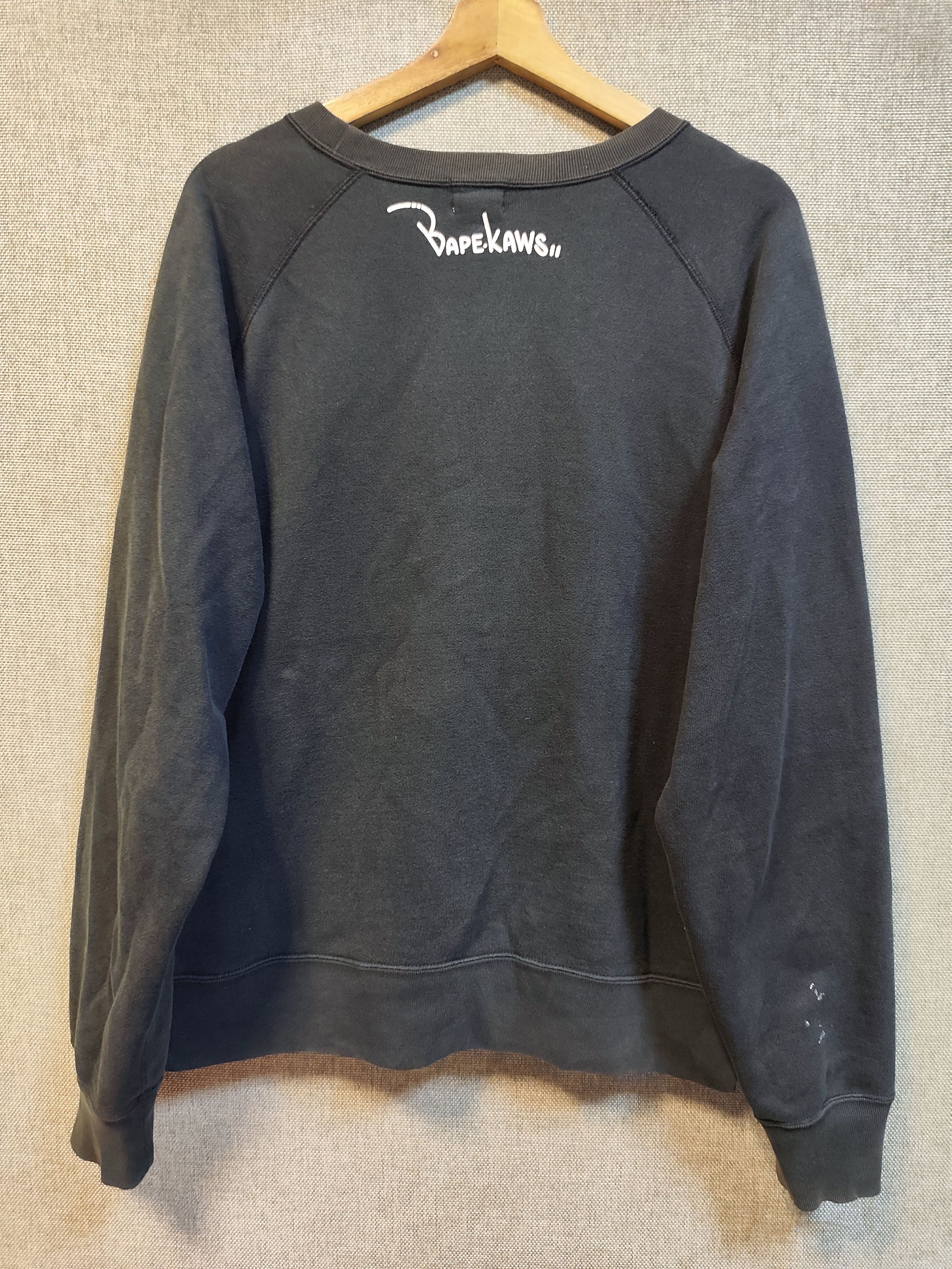 Bape × Kaws 2005 Bape x Kaws Crewneck Size US M / EU 48-50 / 2 - 2 Thumbnail